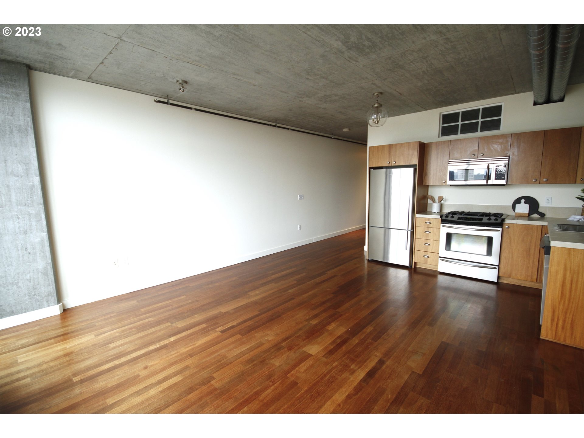 Photo #4: 23522187 Listing 
