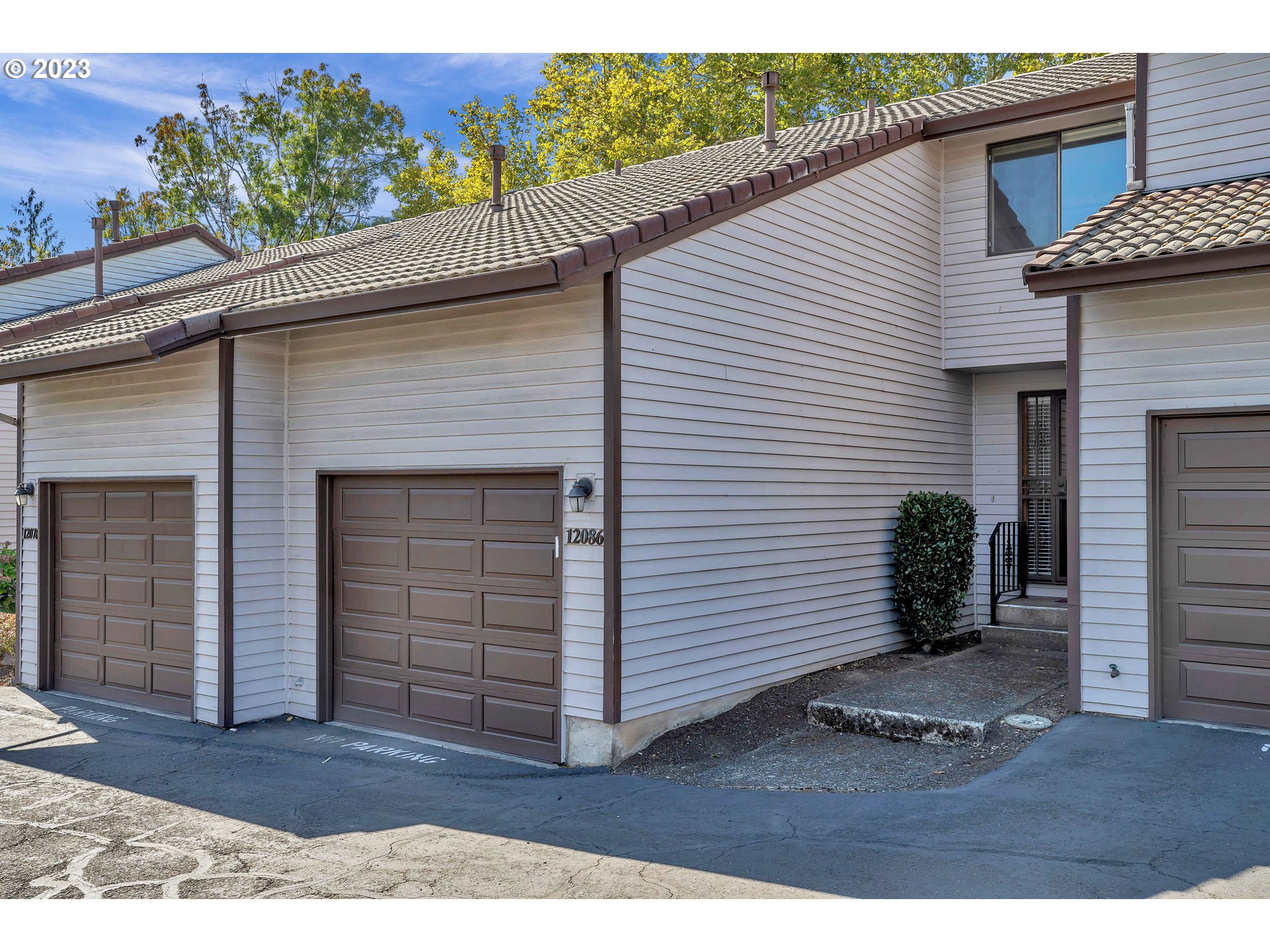 Photo #3: 23522732 Listing 