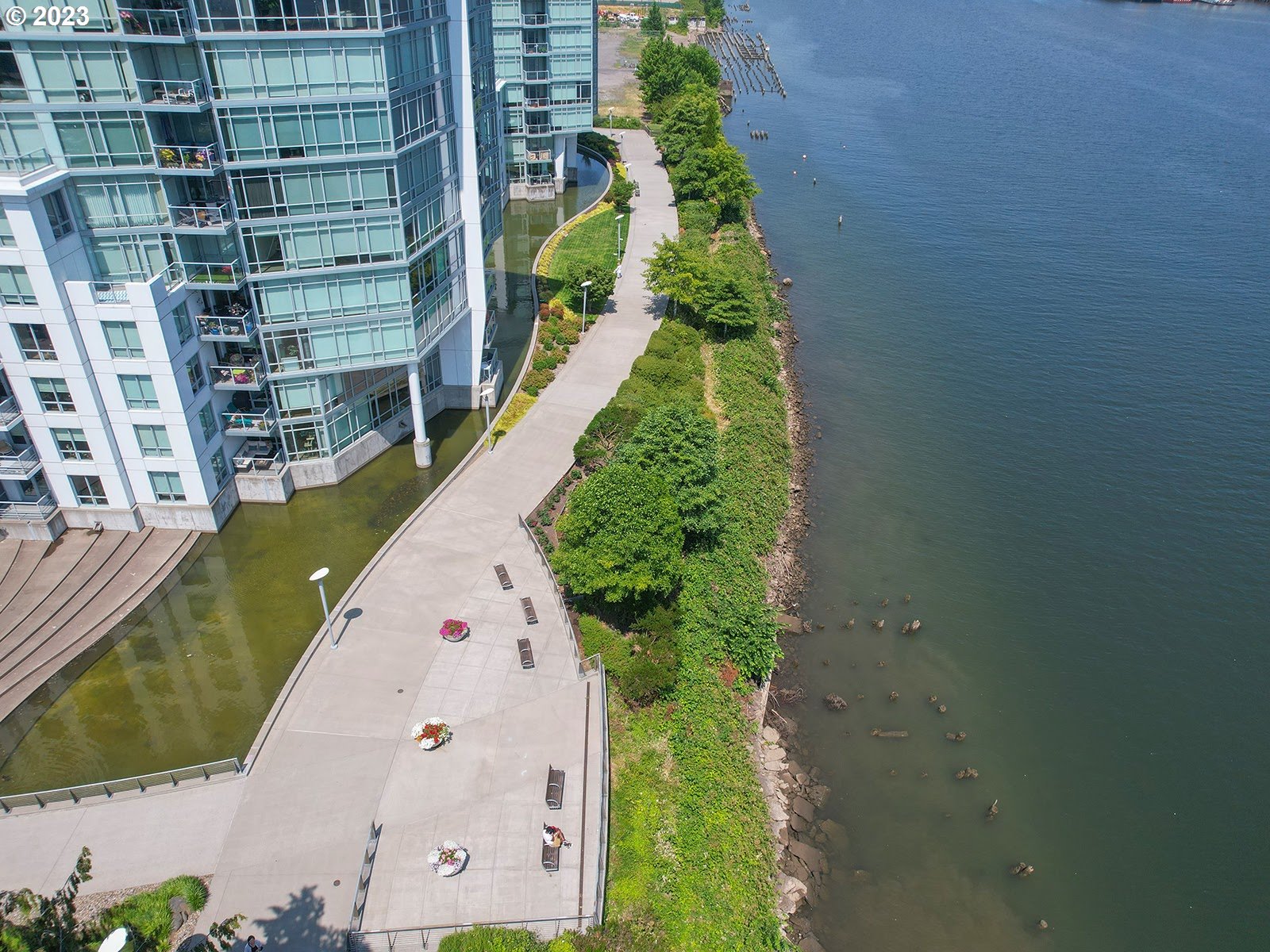Photo #2: 23522952 Listing 