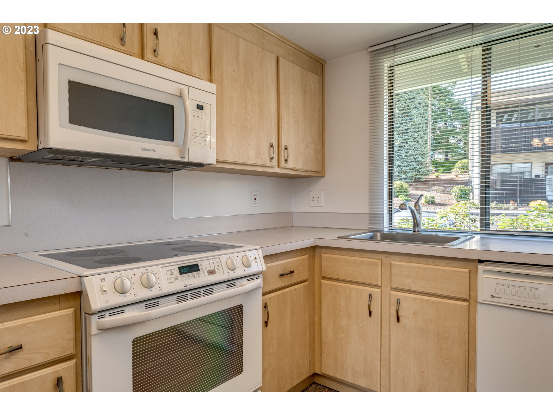 Photo #4: 23524235 Listing 