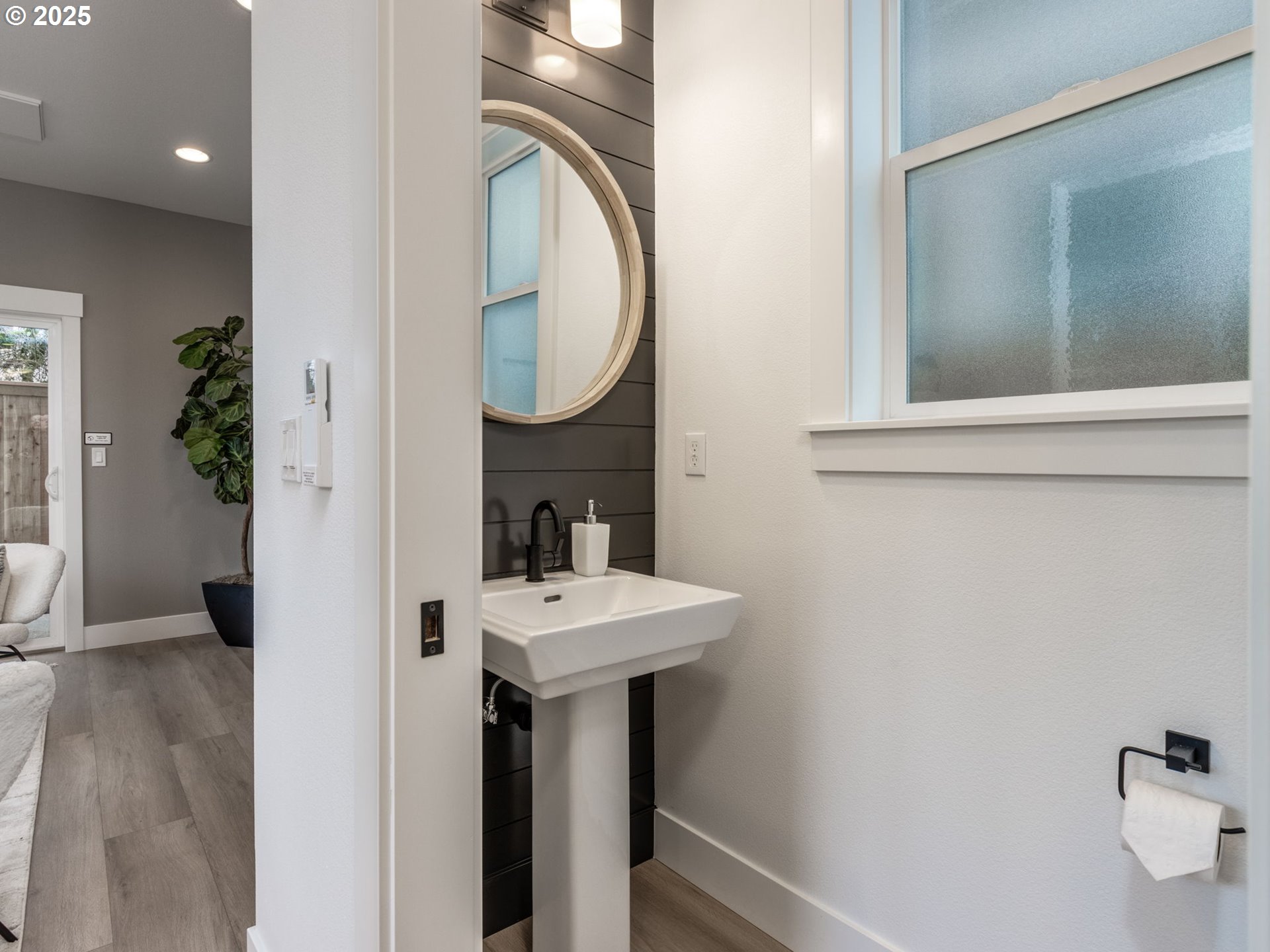Photo #2: 235266476 Listing 