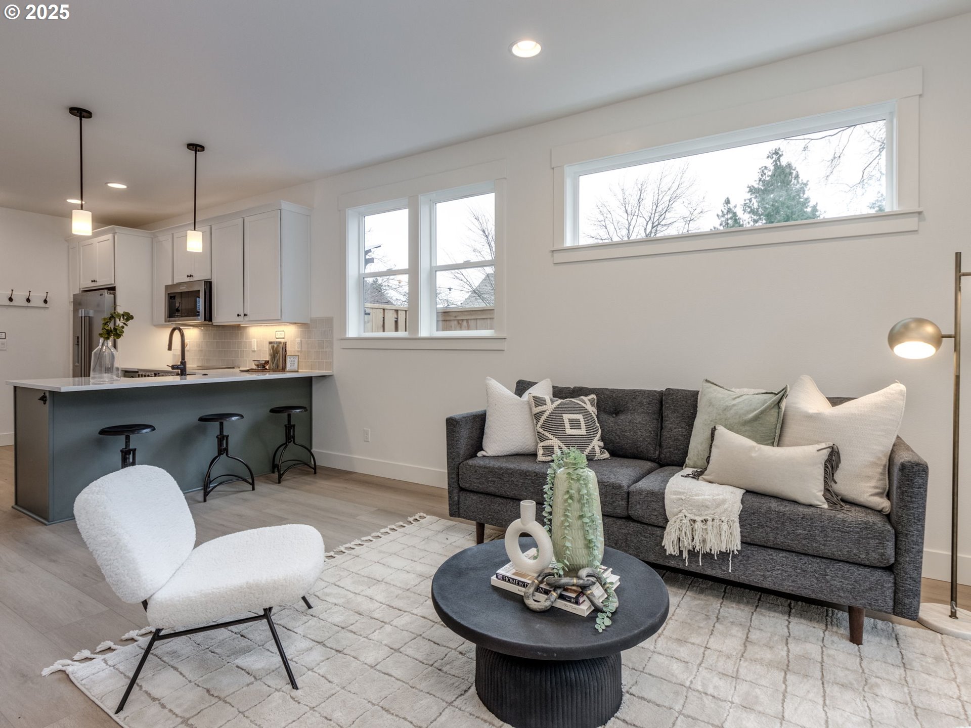 Photo #4: 235266476 Listing 
