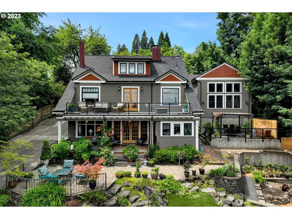 7401 S CORBETT AVE ,  Portland, OR 97219