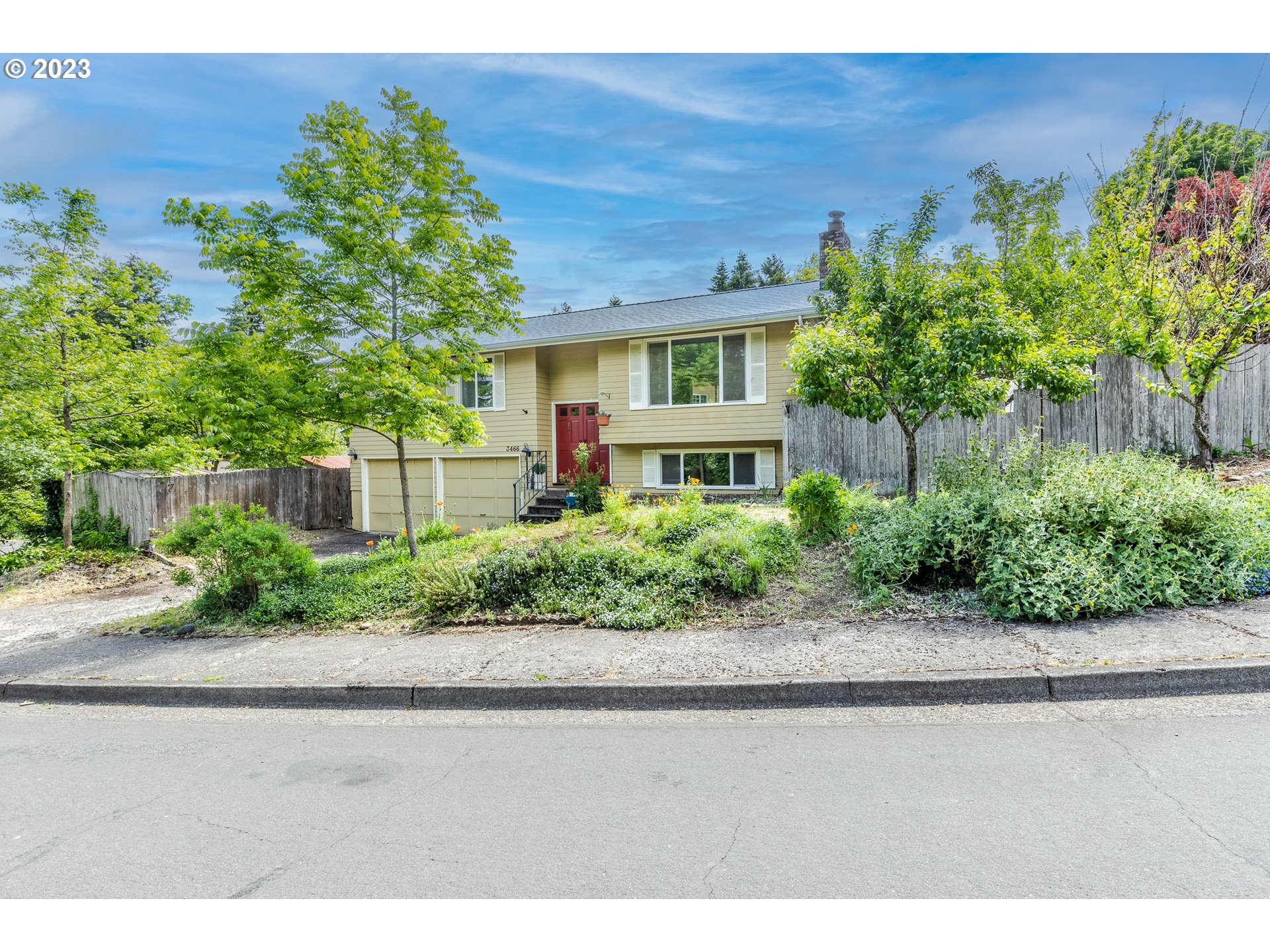 3466 CHAUCER WAY, Eugene, OR 97405