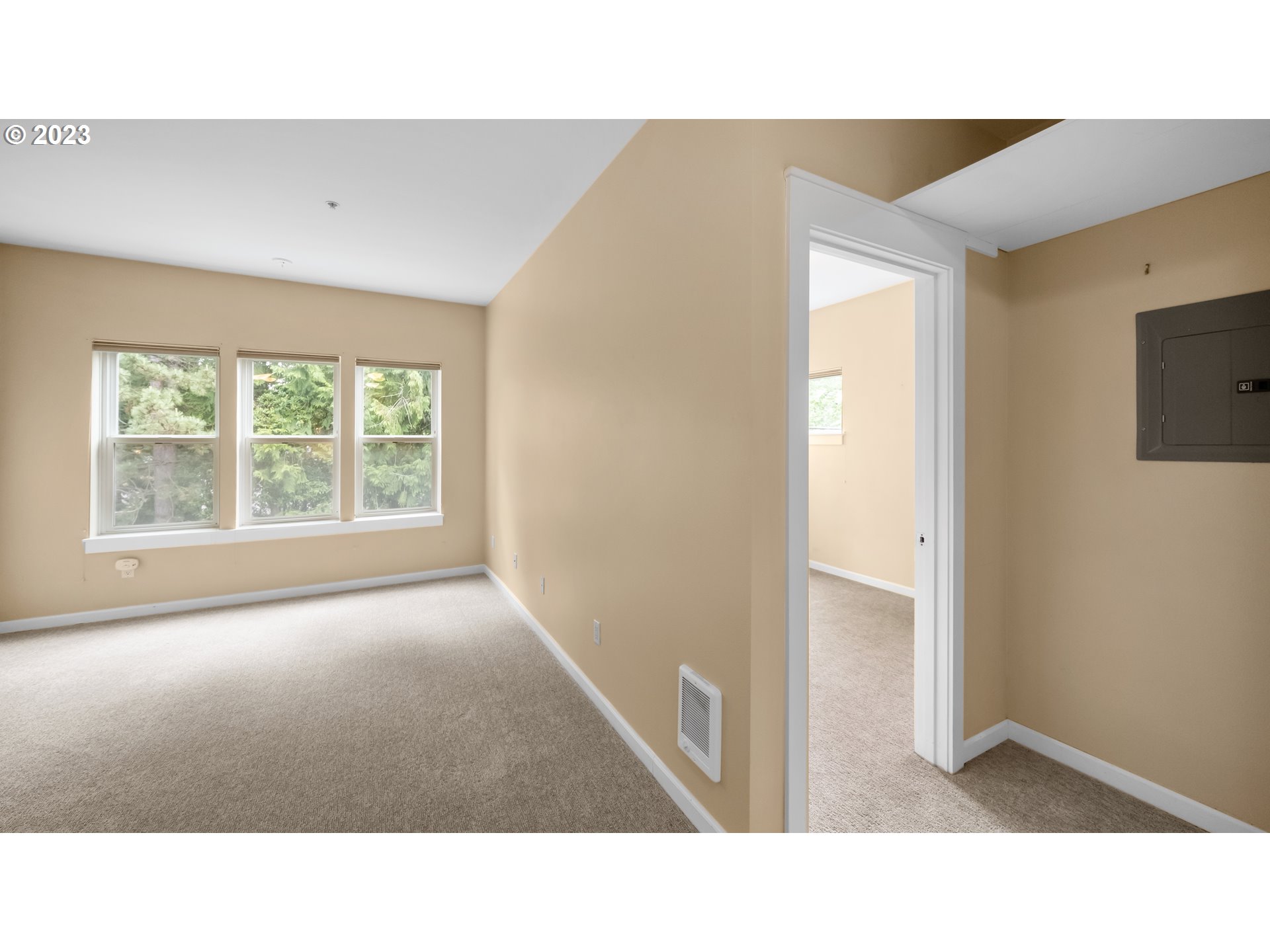 Photo #4: 23532904 Listing 