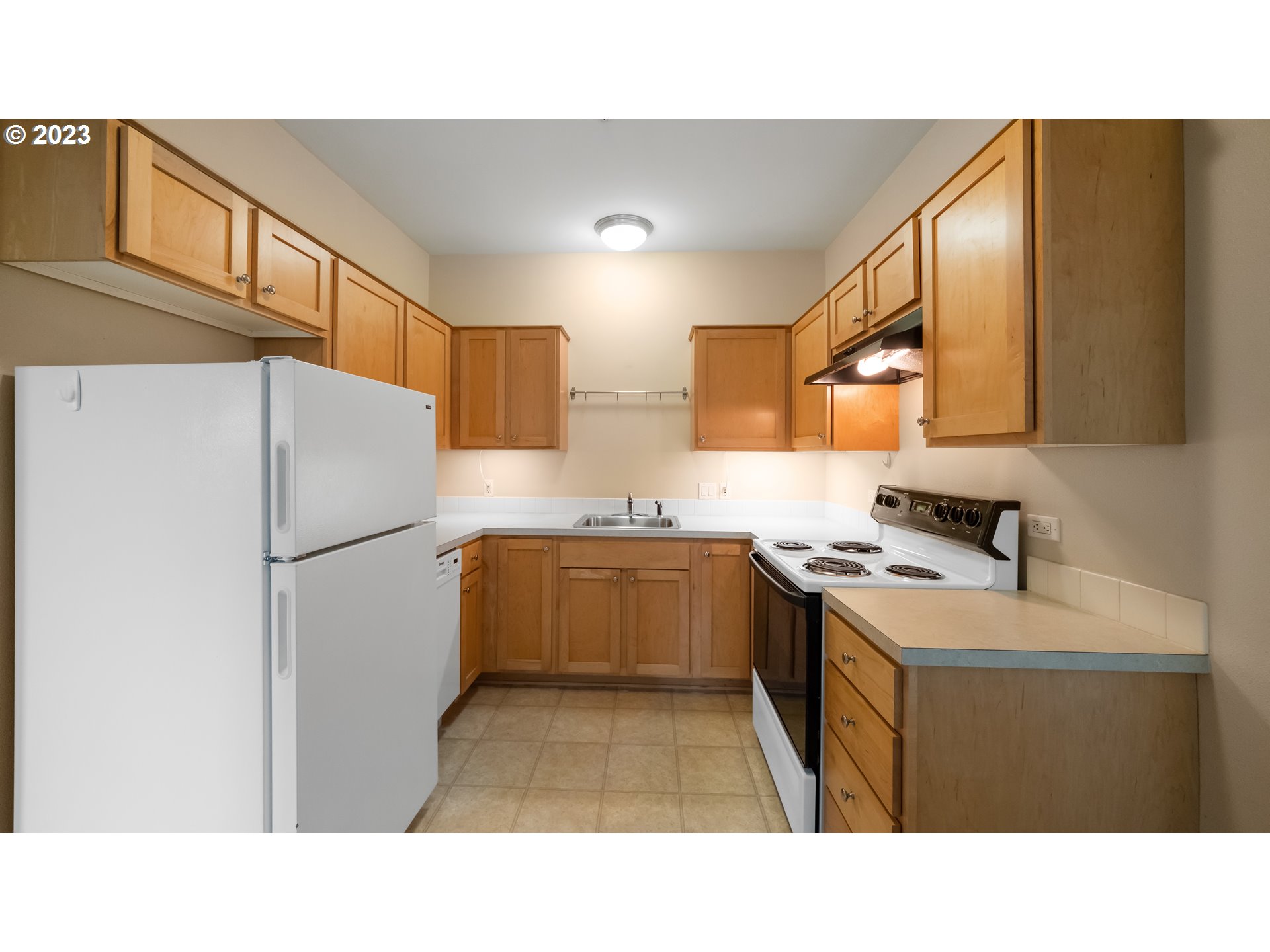 Photo #3: 23532904 Listing 