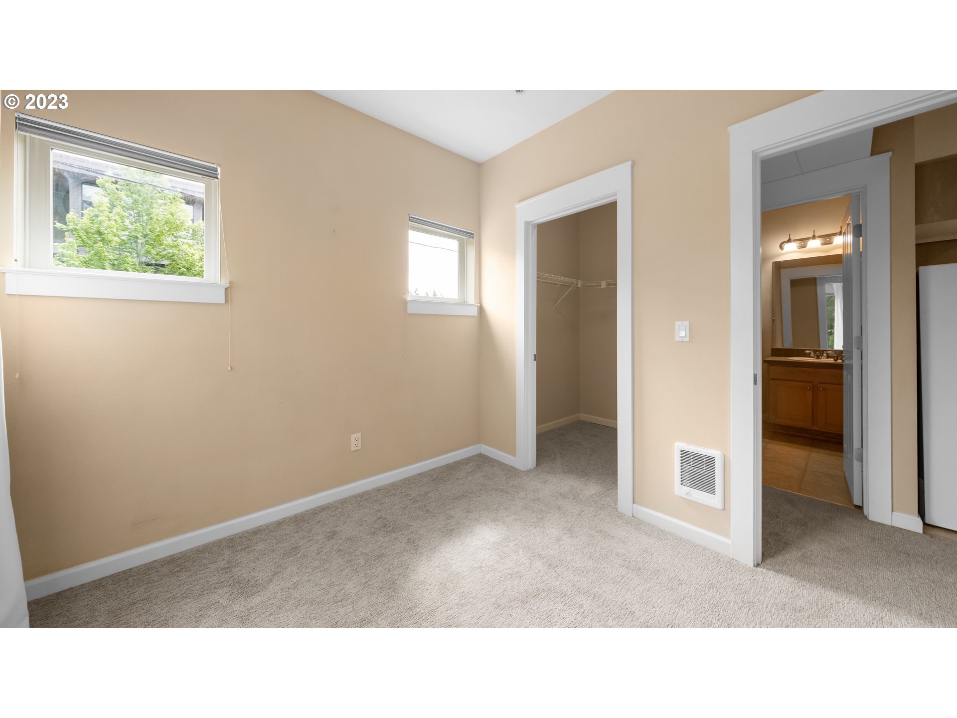 Photo #6: 23532904 Listing 