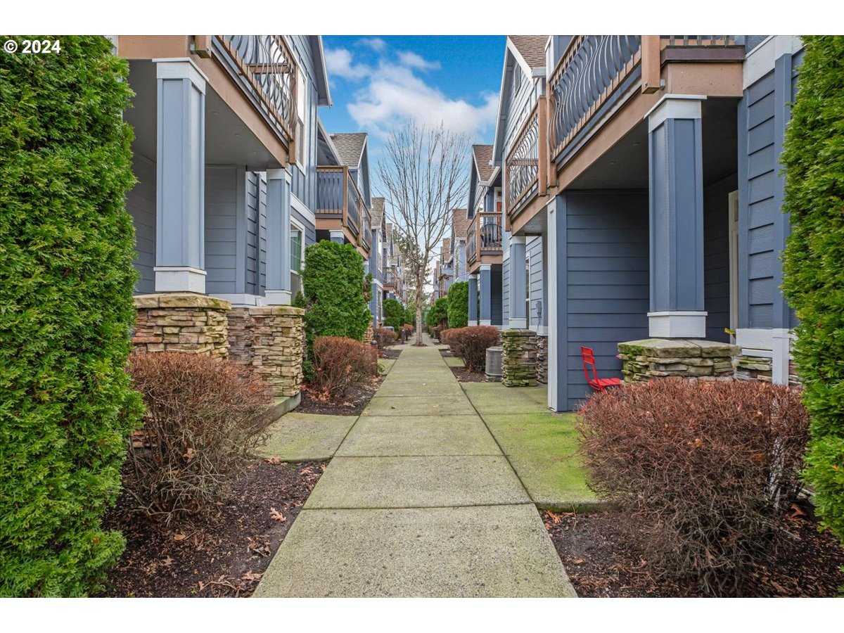 Photo #2: 23532963 Listing 