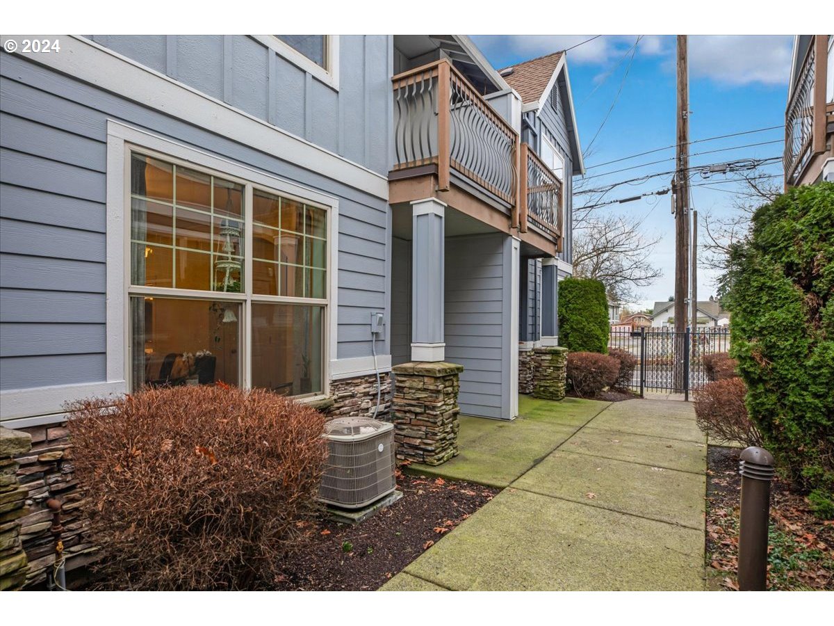 Photo #3: 23532963 Listing 