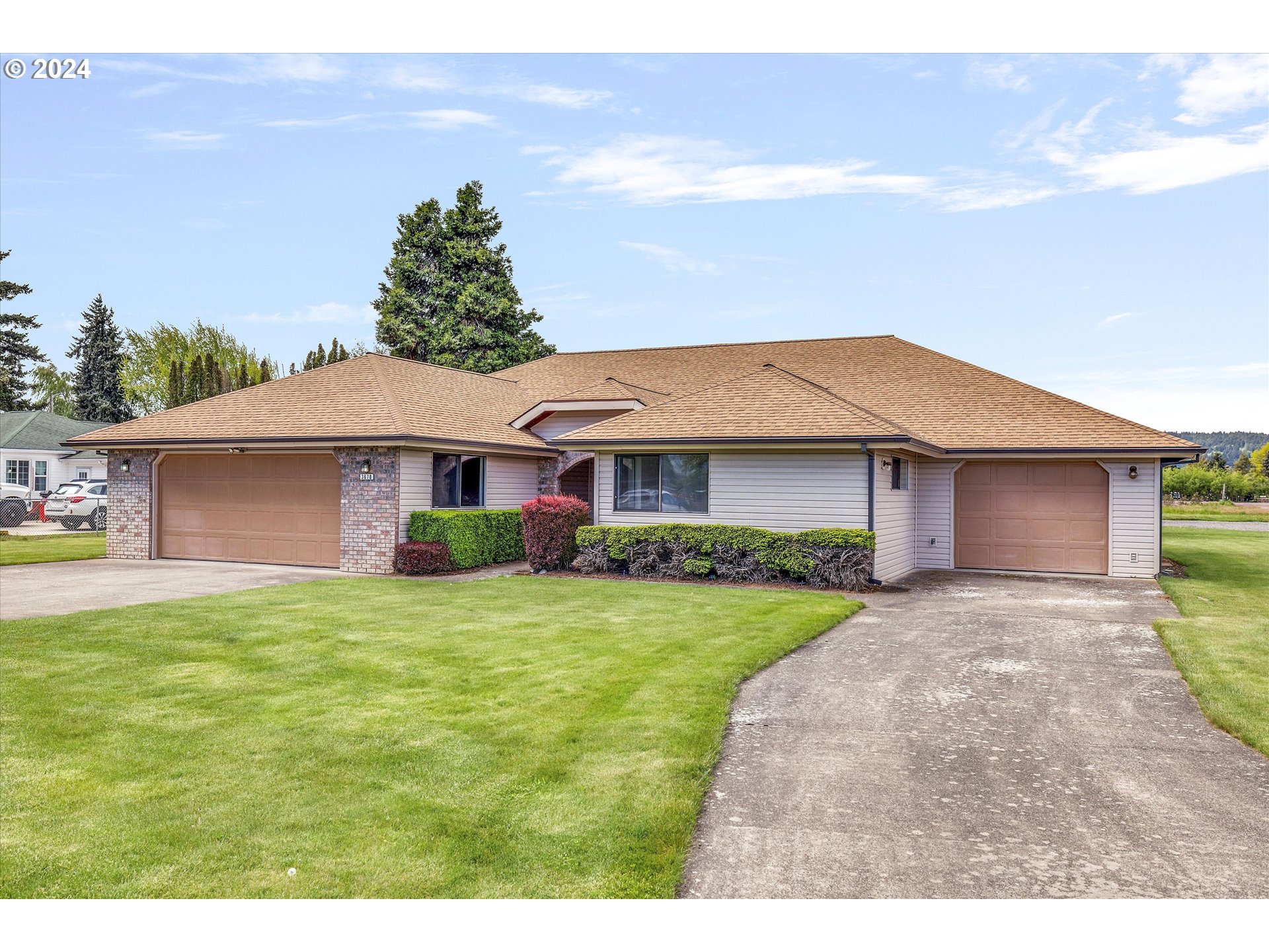 Photo of 3670 BELMONT DR Hood River OR 97031