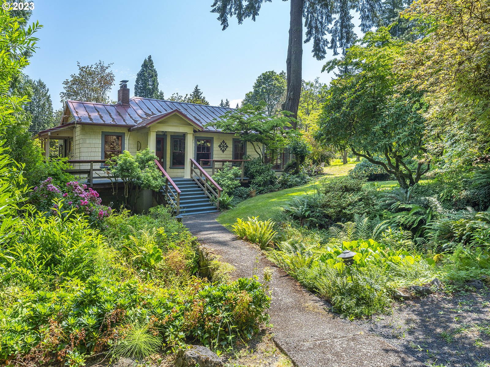 10434 S DAPHNE AVE, Portland, OR 97219