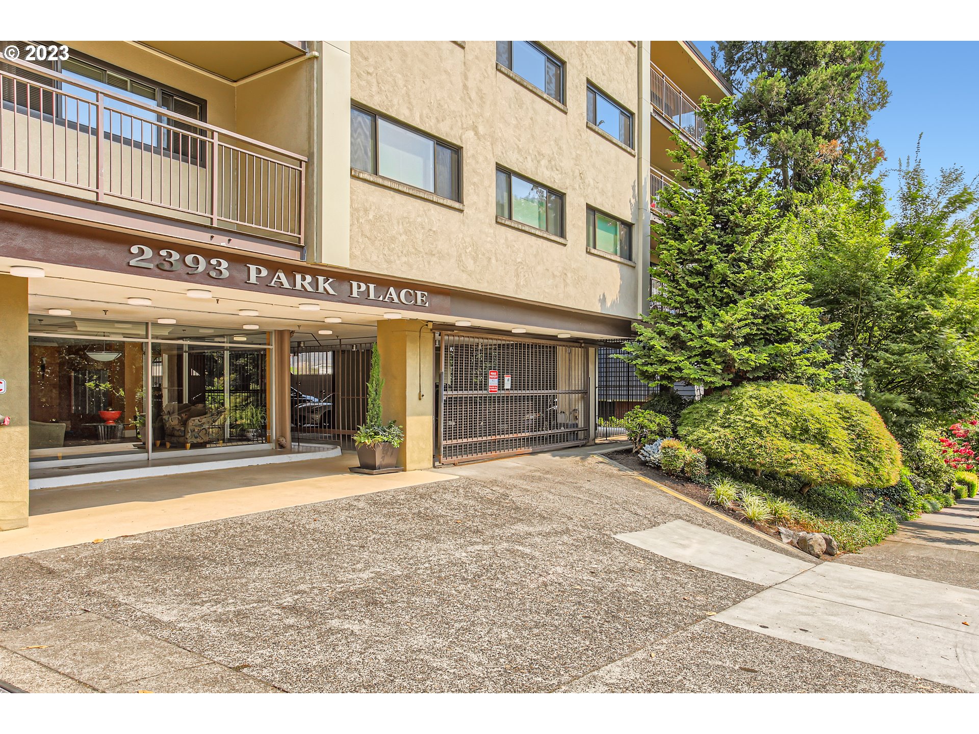 Photo #3: 23537233 Listing 