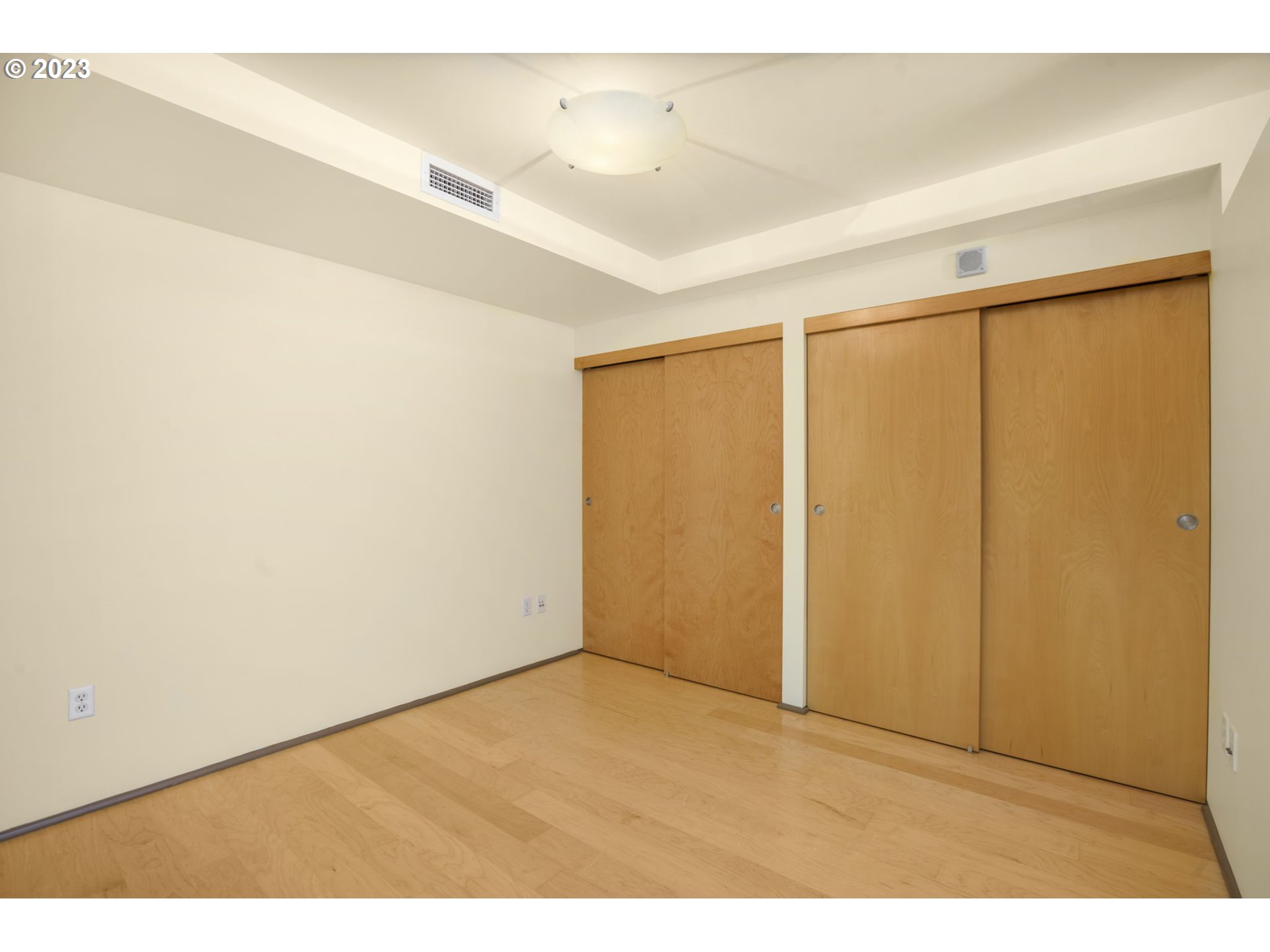 Photo #2: 23537621 Listing 