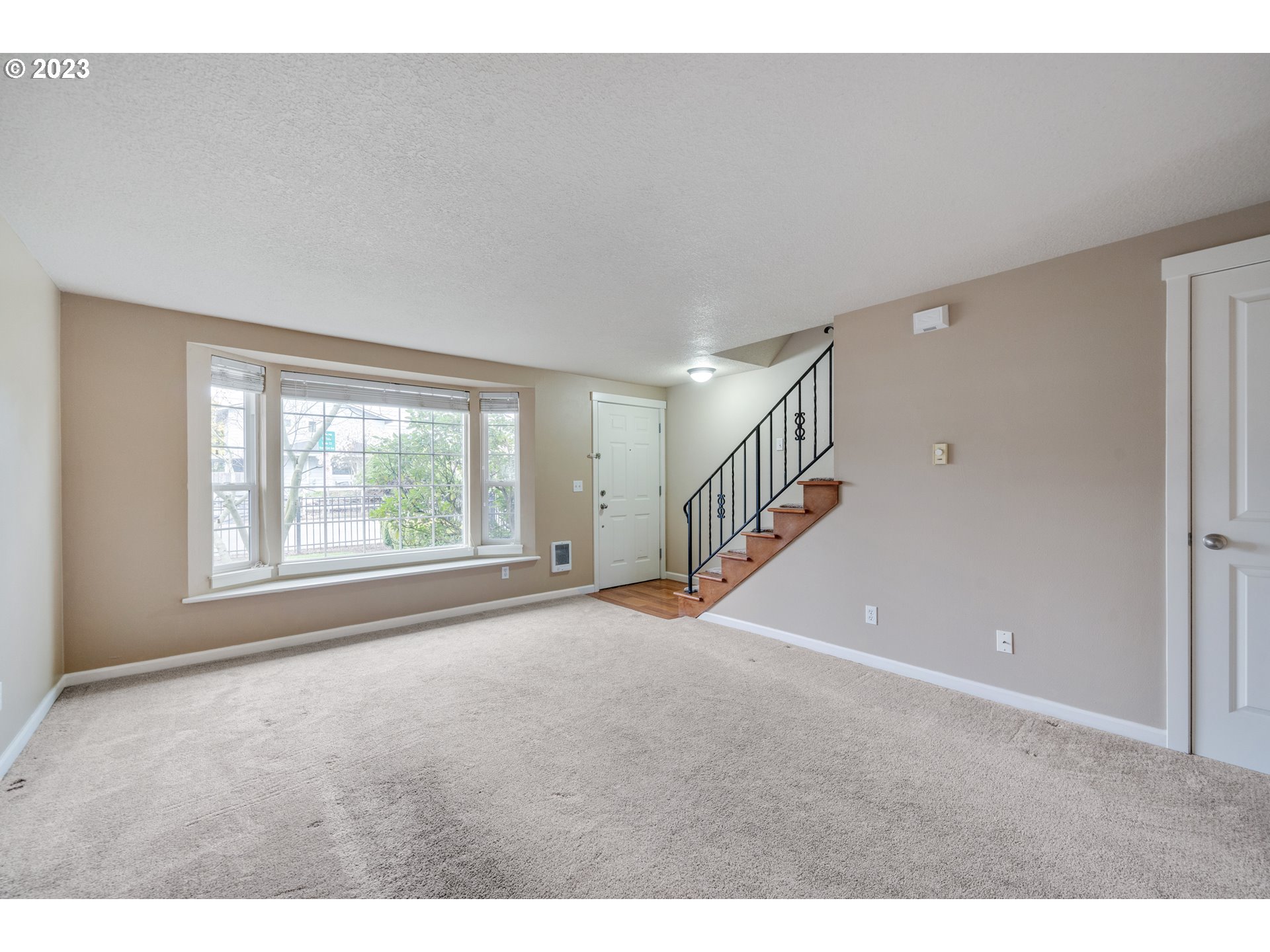 Photo #3: 23539563 Listing 