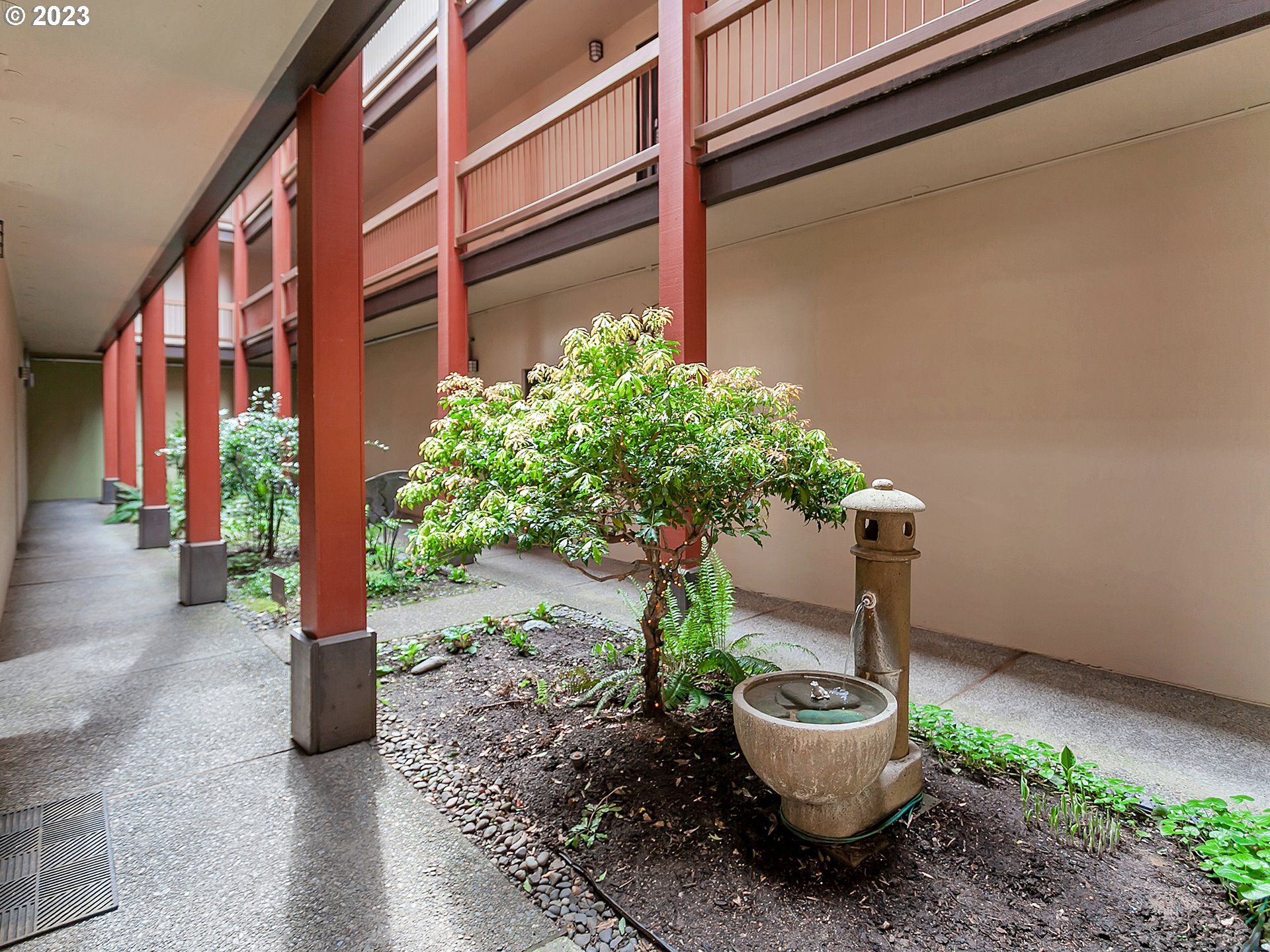 Photo #33: 23540375 Listing: Photo #33