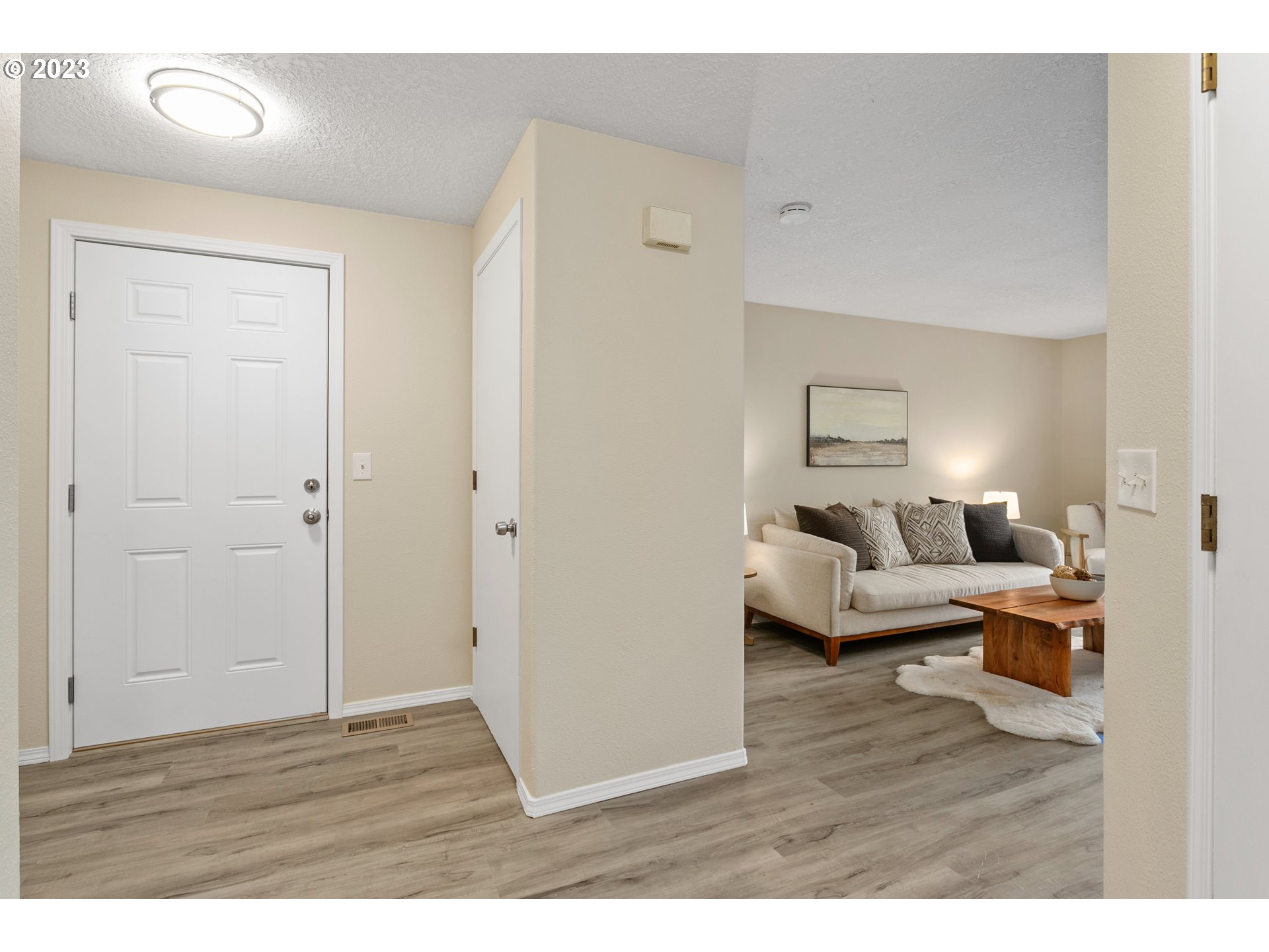 Photo #3: 23540685 Listing 