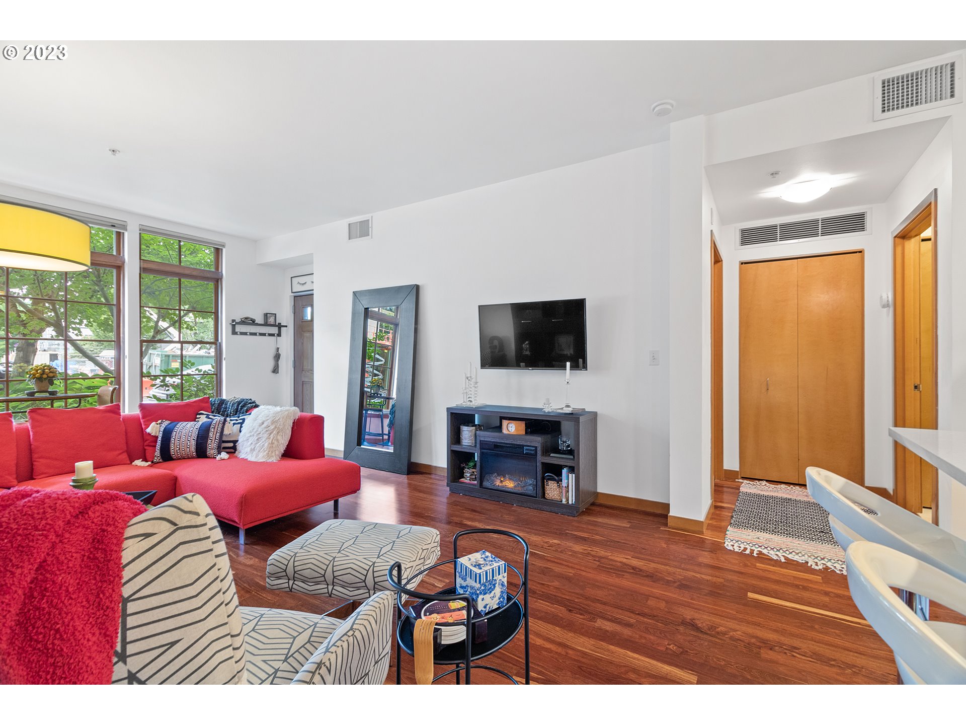 Photo #4: 23541308 Listing 