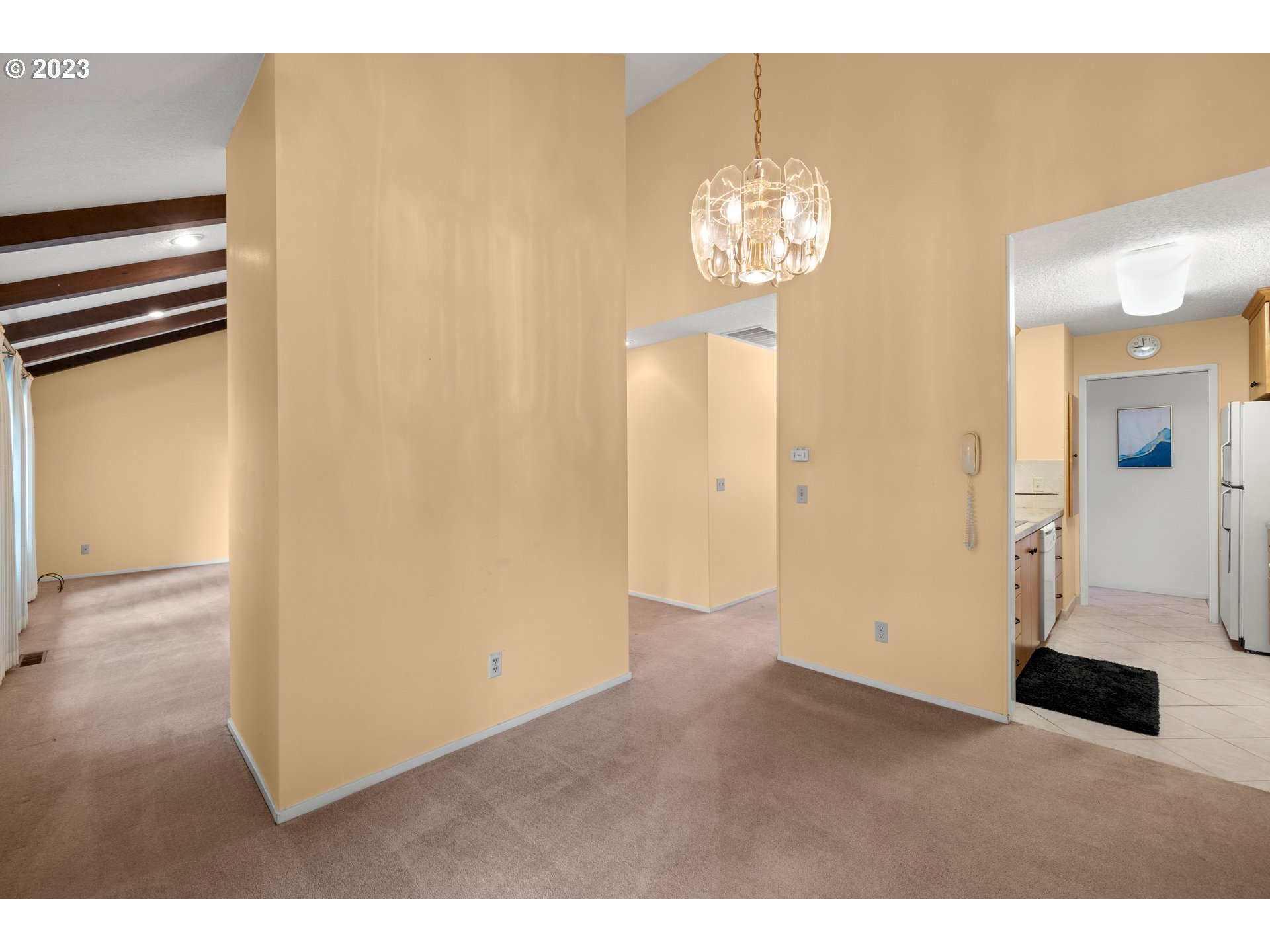 Photo #5: 23546029 Listing 