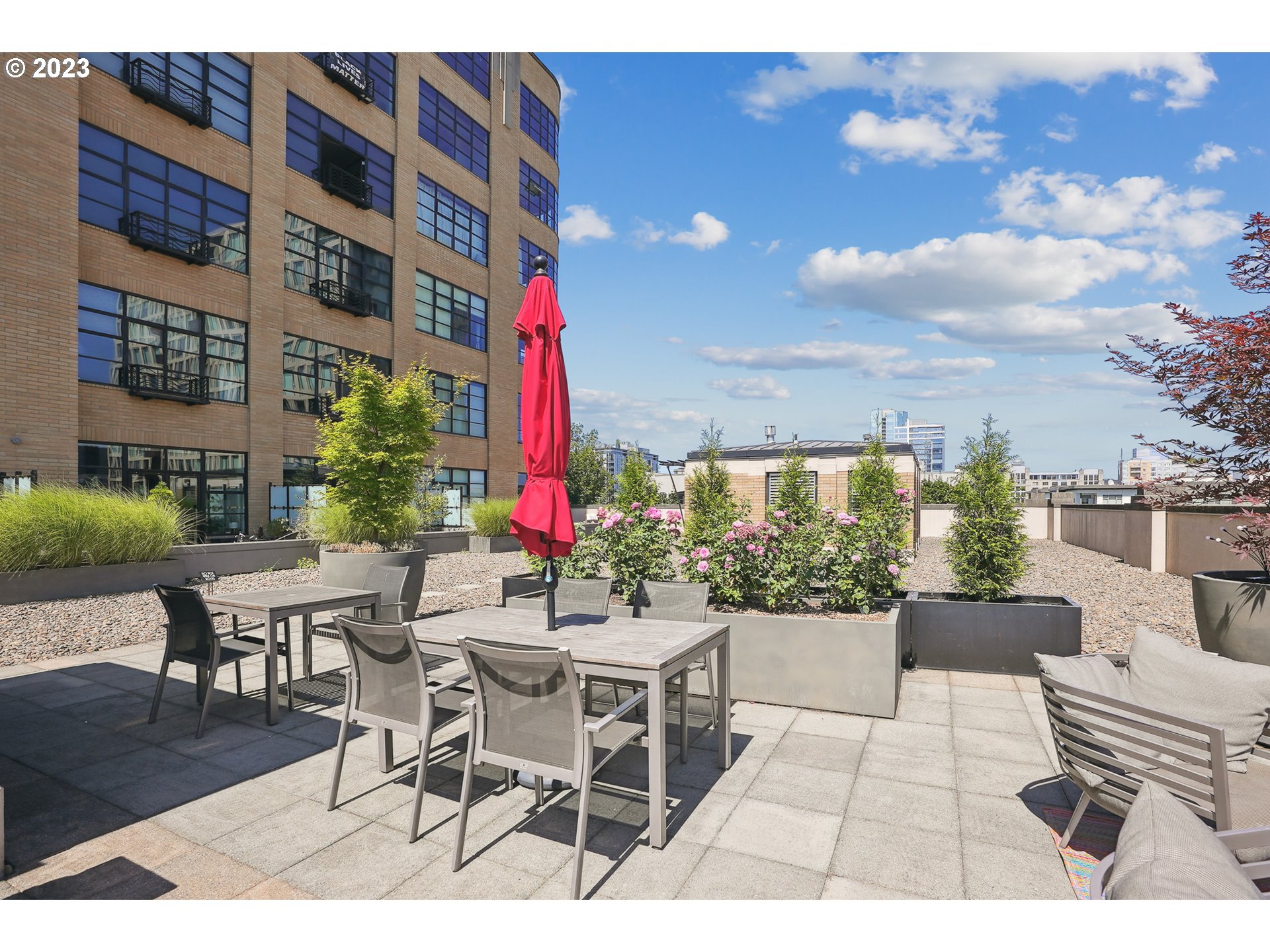 Photo #6: 23553149 Listing 