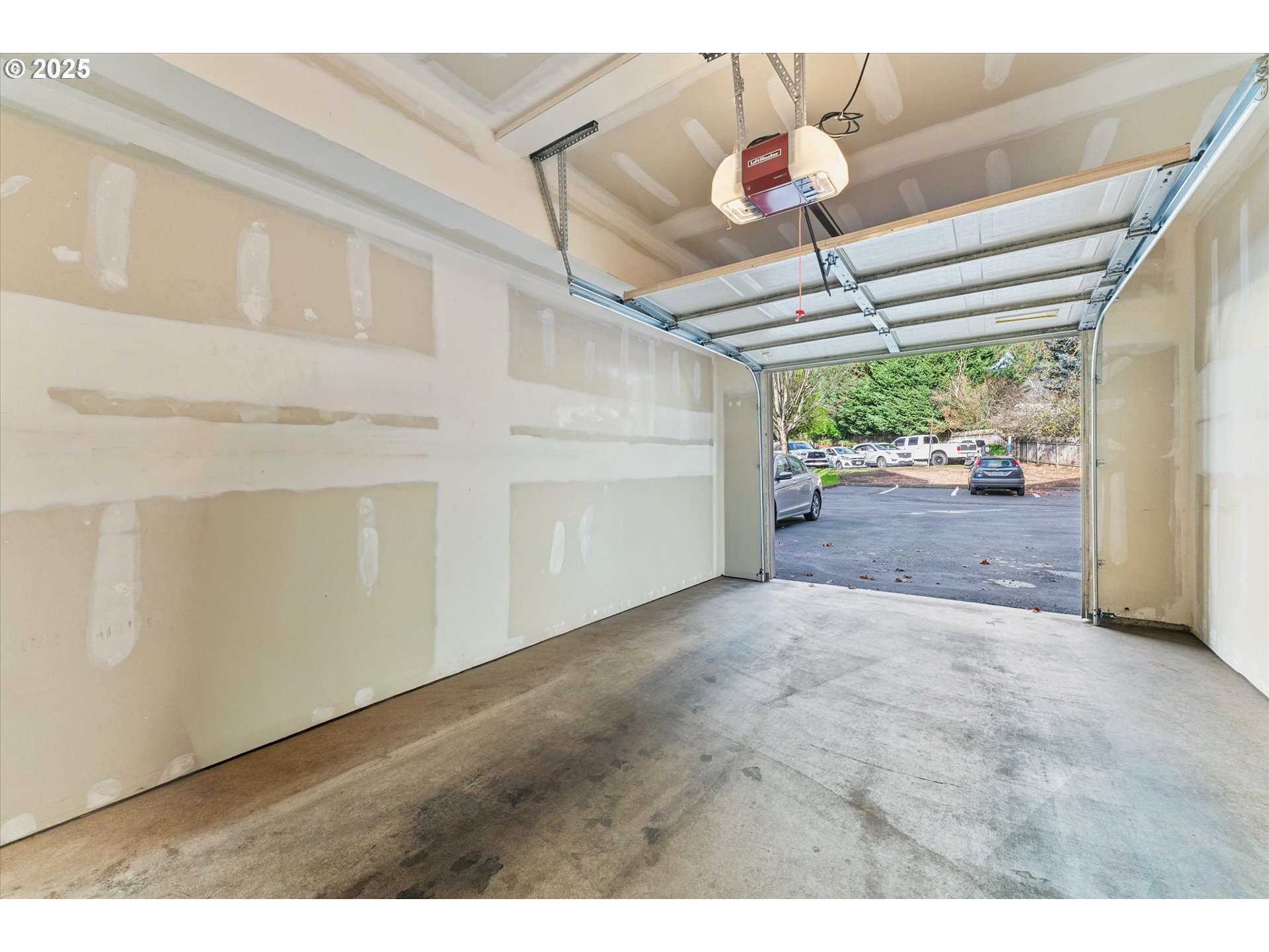 Photo #26: 235534930 Listing: Photo #26