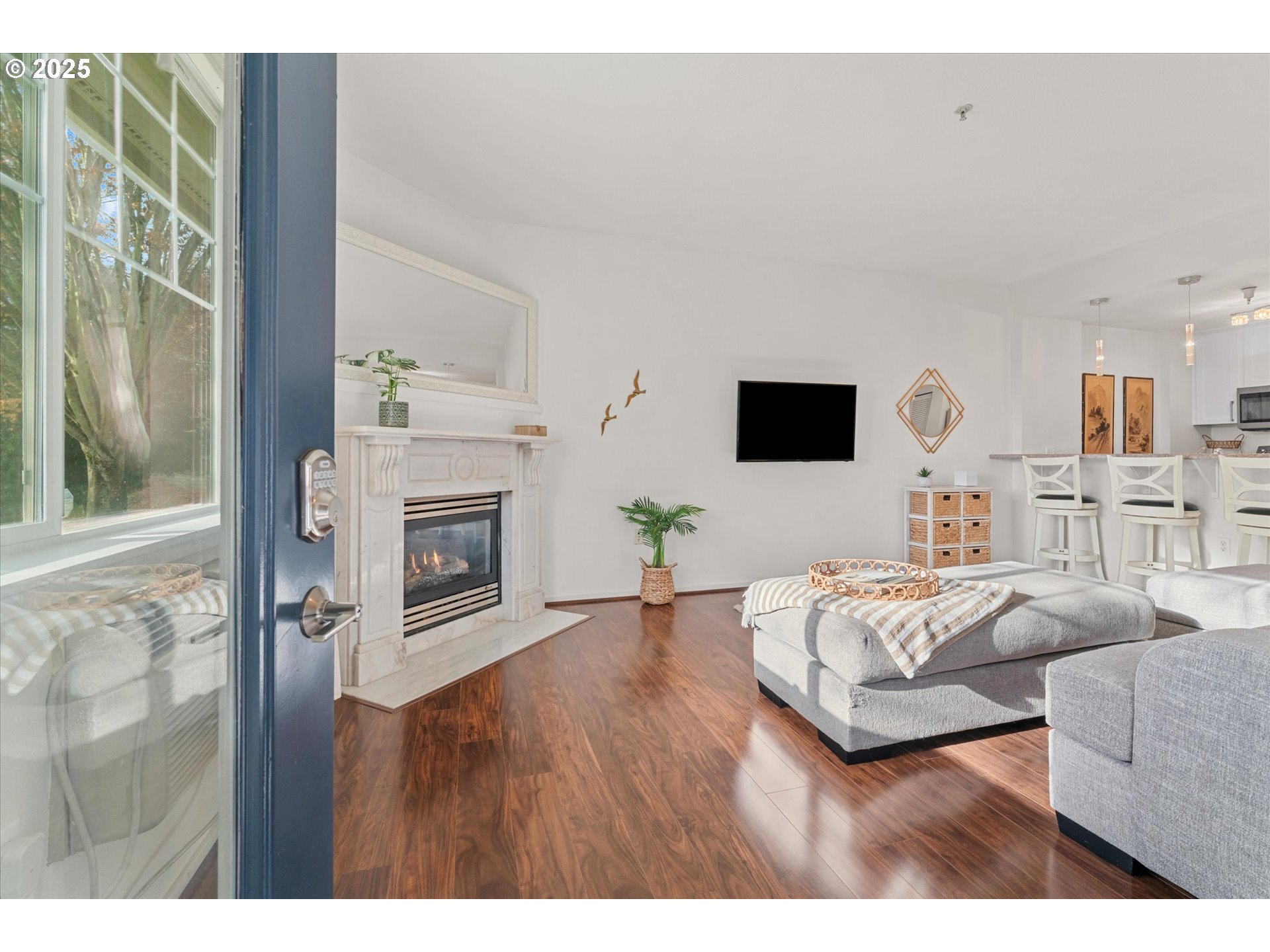 Photo #6: 235534930 Listing: Photo #6