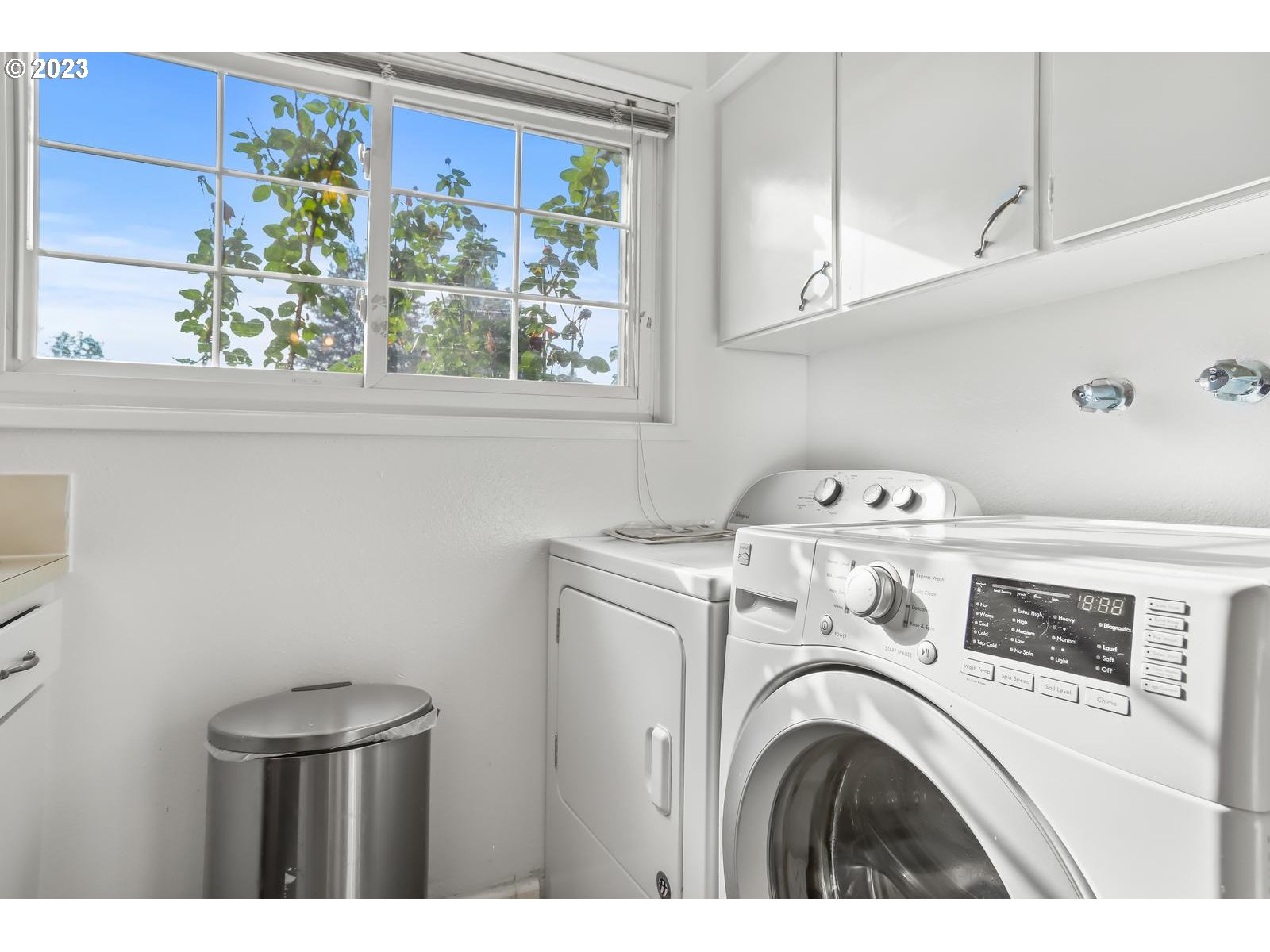 Photo #5: 23554239 Listing 