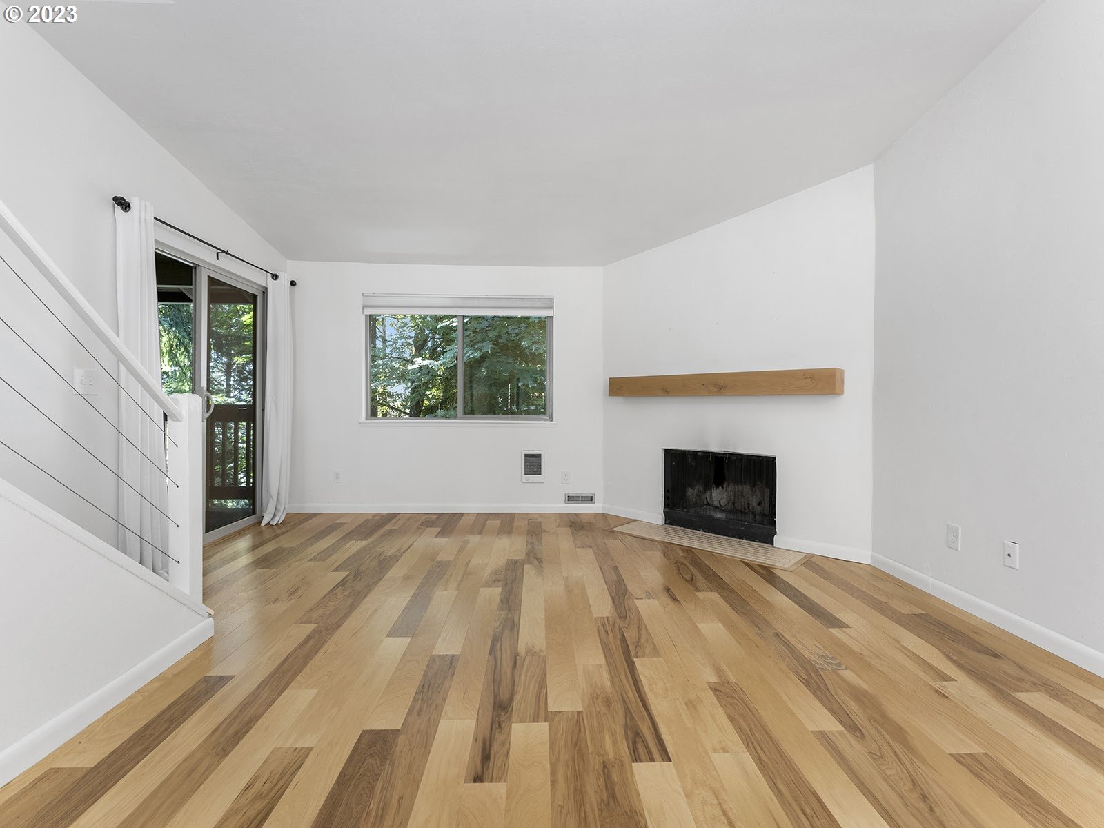 Photo #2: 23556396 Listing 