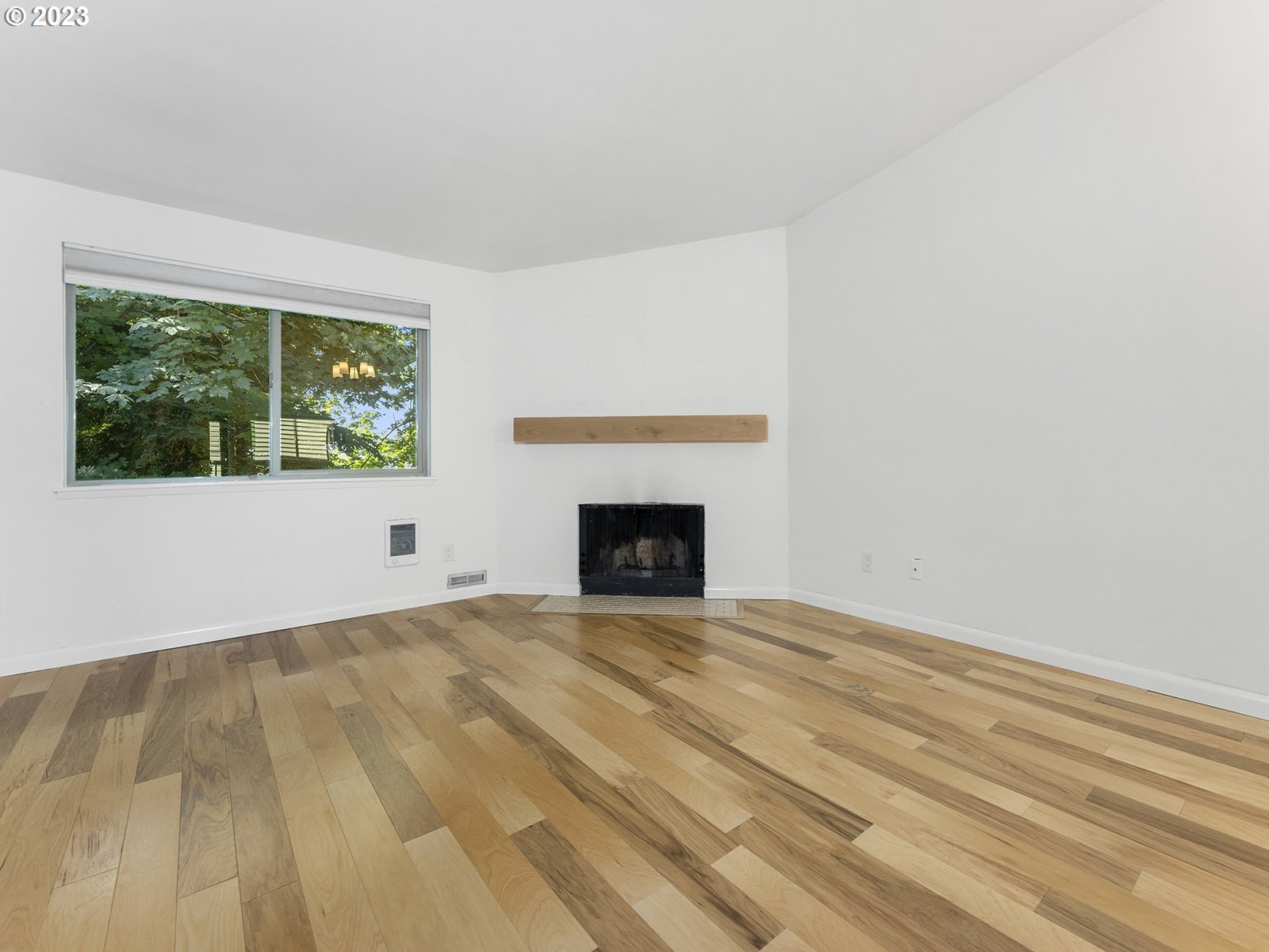 Photo #3: 23556396 Listing 