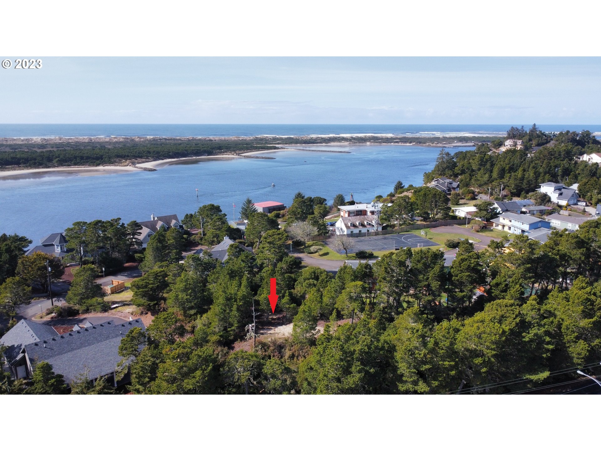 26 COAST GUARD RD, Florence, OR, 97439