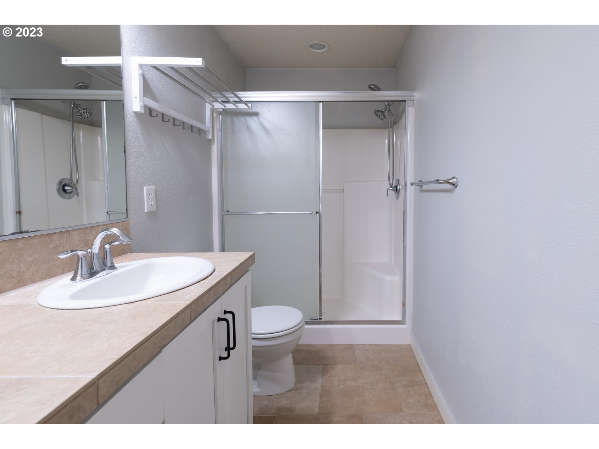 Photo #6: 23561187 Listing 