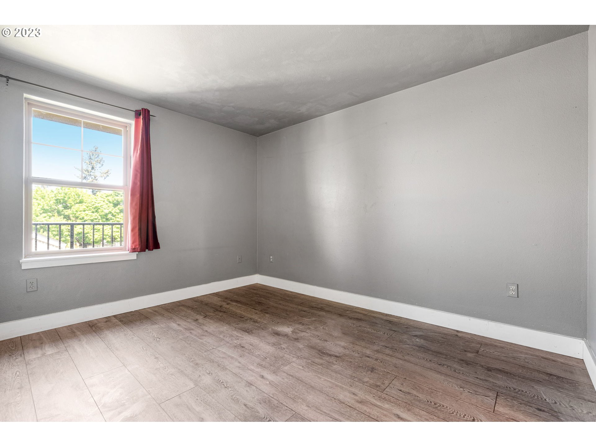 Photo #5: 23562868 Listing 