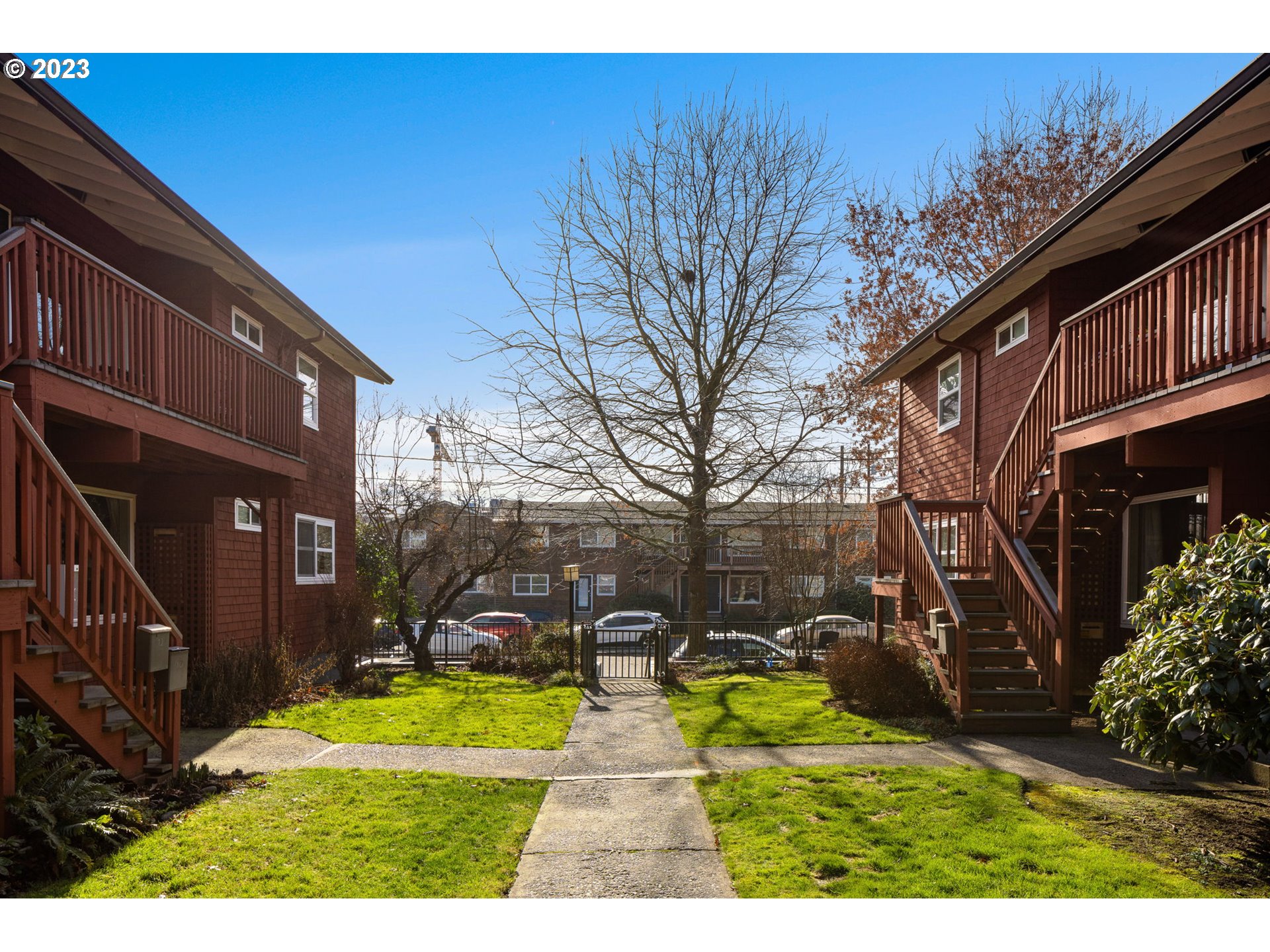 Photo #5: 23564390 Listing 