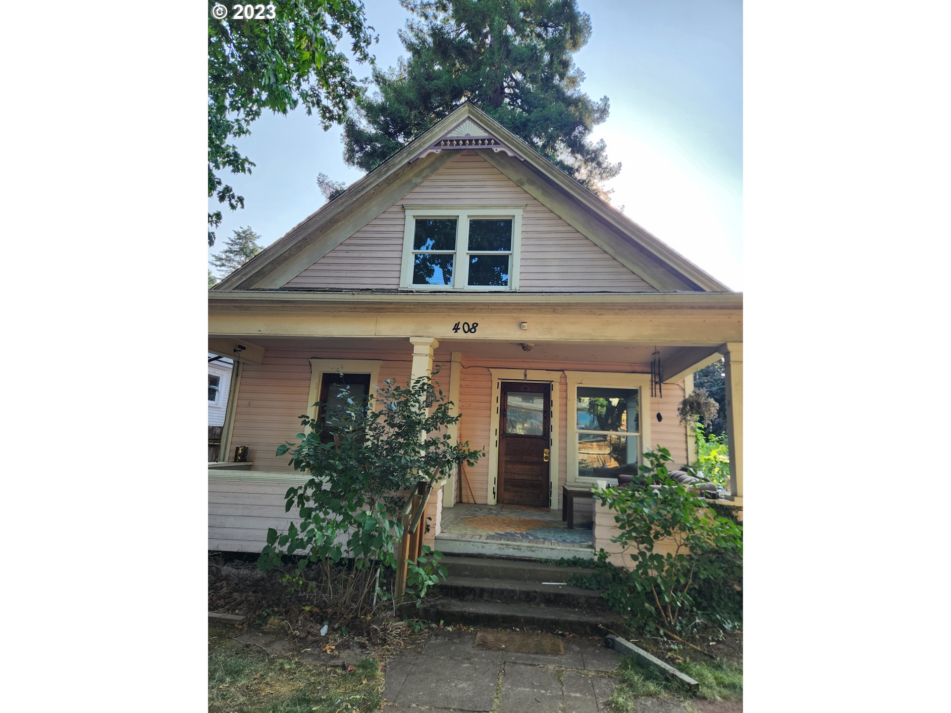 Back on the Market! Large price reduction!Motivated seller! Own a classic Eugene Original Home in the Whit! Two level home features wood floors, 2 bedrooms upstairs, and 2 downstairs. . Detached studio allows for additional income or extended family living. Main home has wood floors, a claw foot tub, laundry room, and high ceilings.   This home is a classic and deserves to be restored to its original charm.