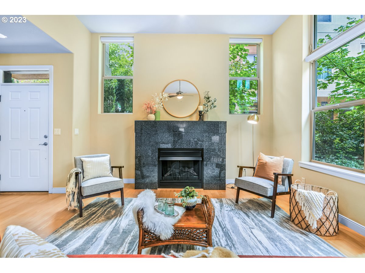 Photo #2: 23573942 Listing 