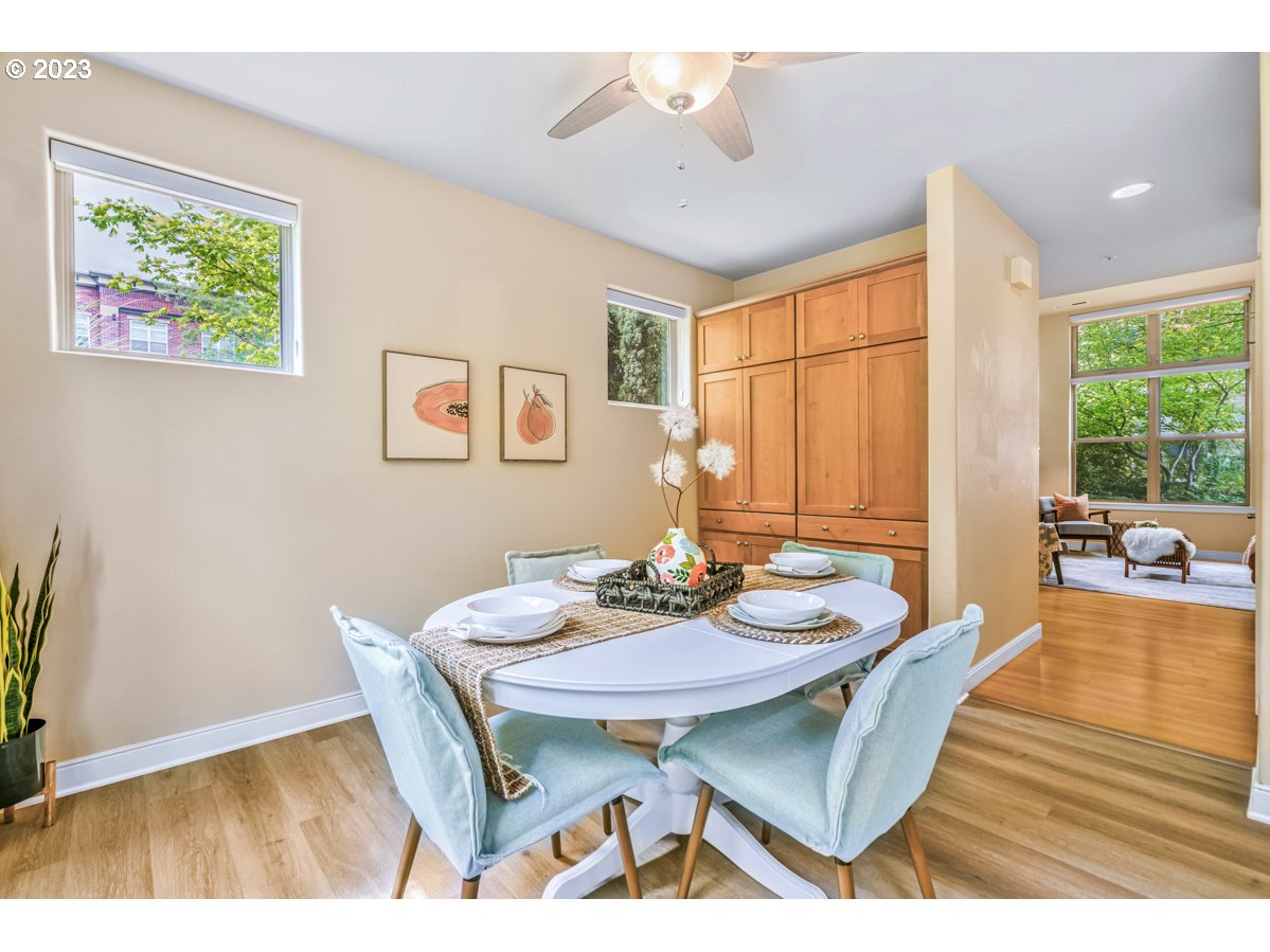 Photo #5: 23573942 Listing 
