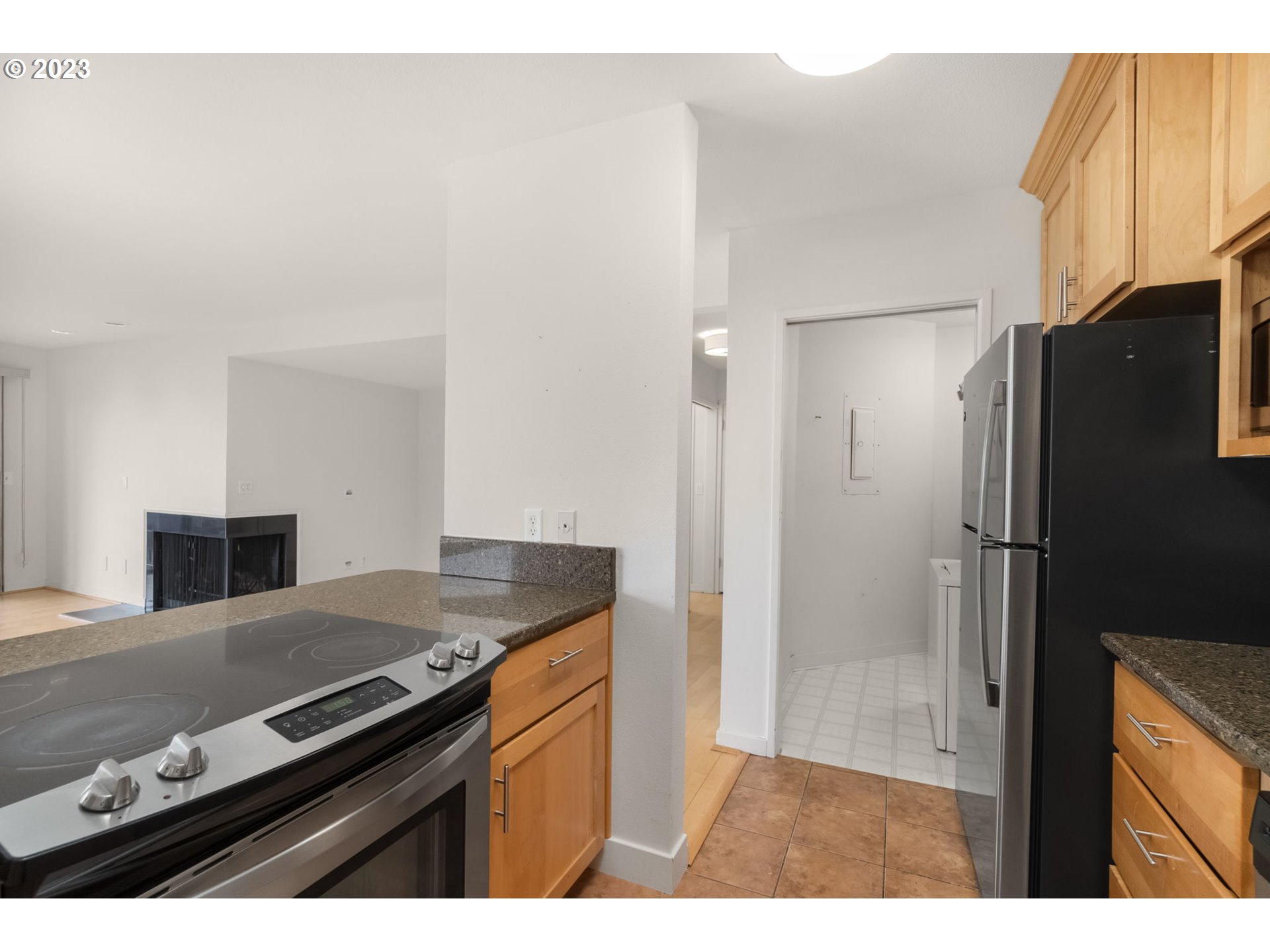 Photo #4: 23576648 Listing 