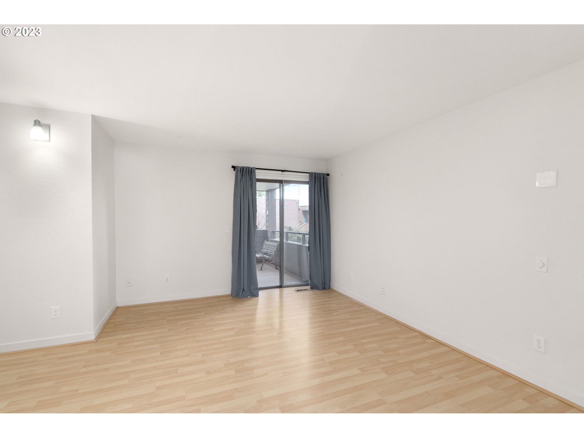 Photo #5: 23576648 Listing 
