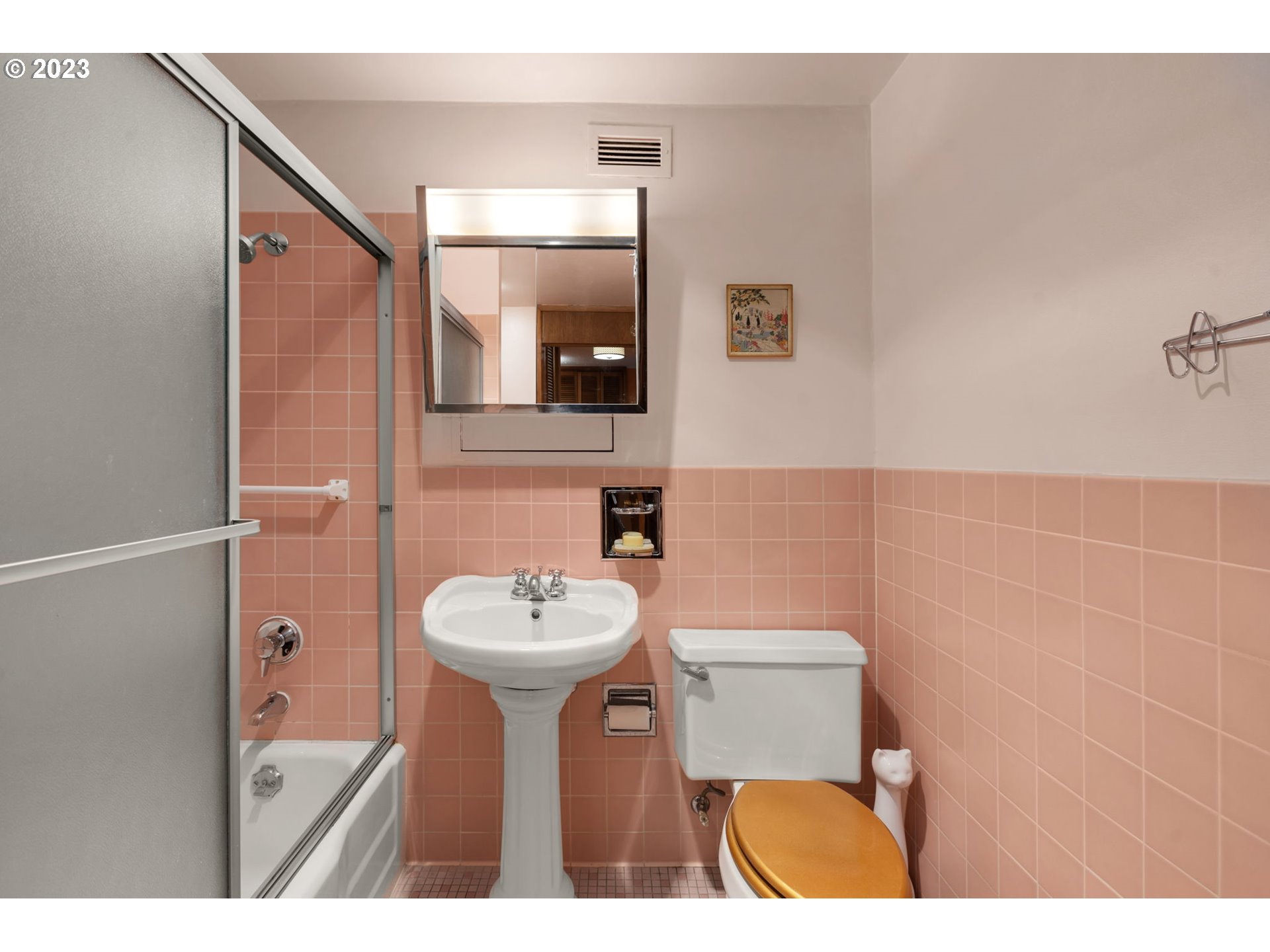 Photo #5: 23583888 Listing 