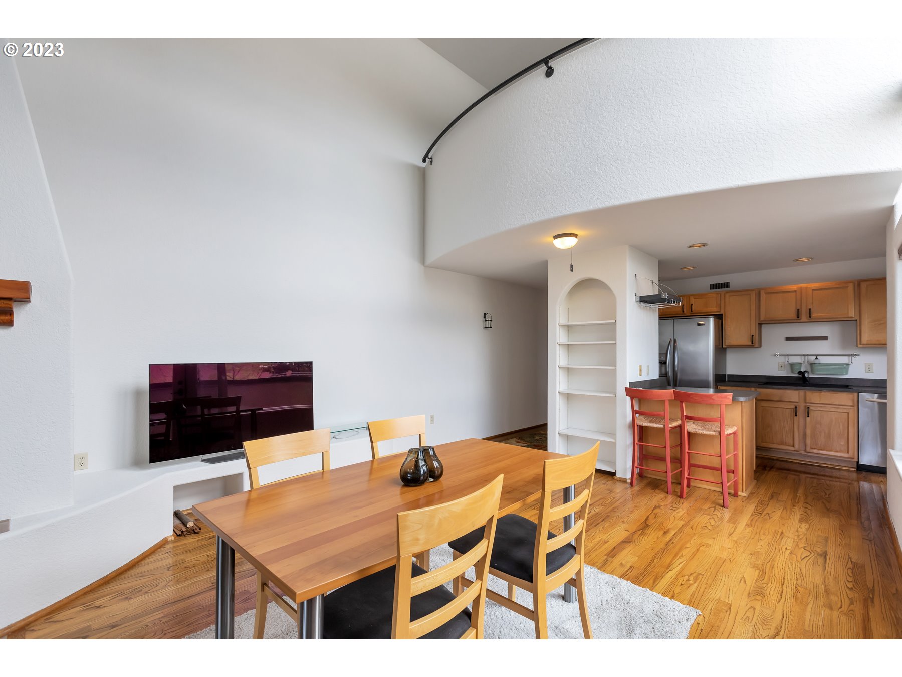 Photo #5: 23584891 Listing 