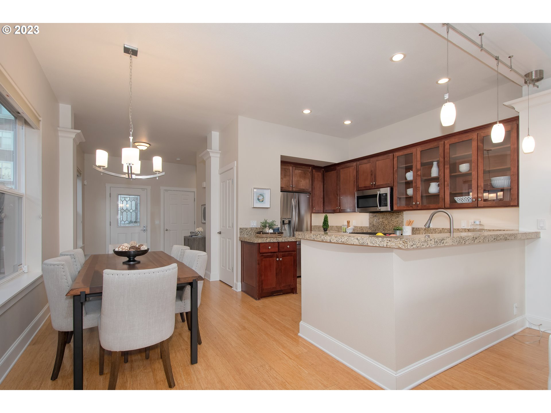 Photo #4: 23587766 Listing 