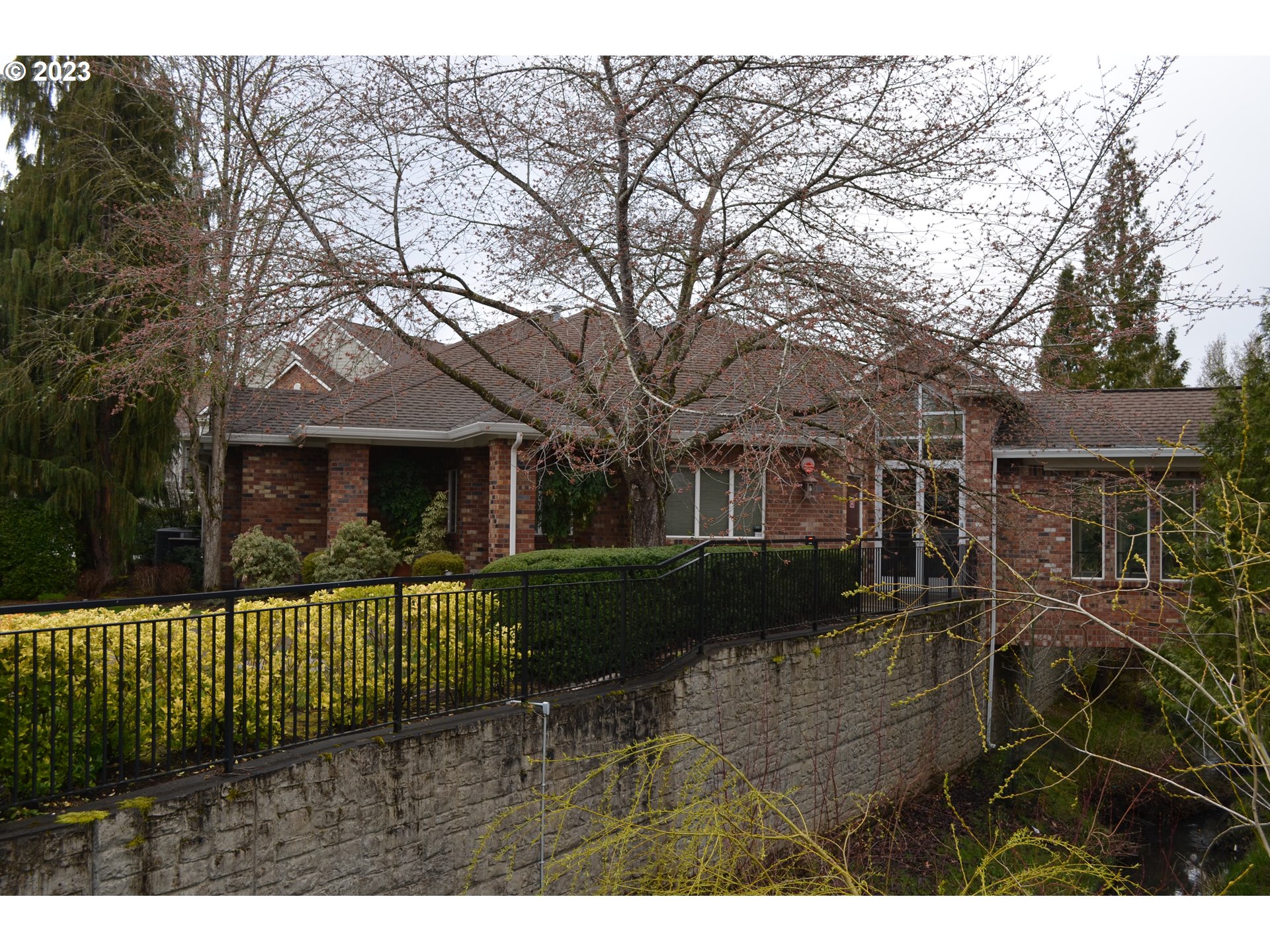 Photo #2: 23589183 Listing 