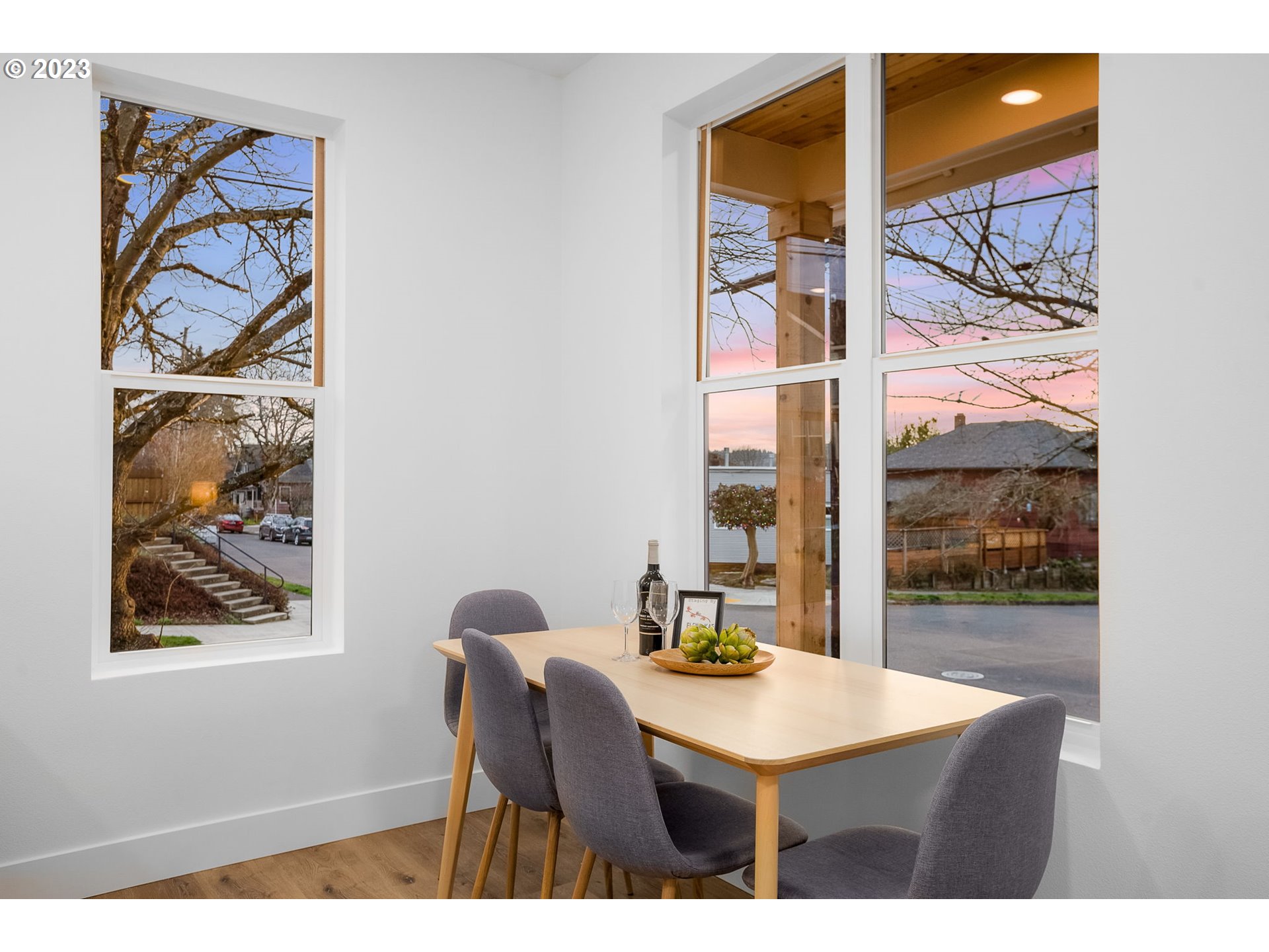 Photo #4: 23589532 Listing 