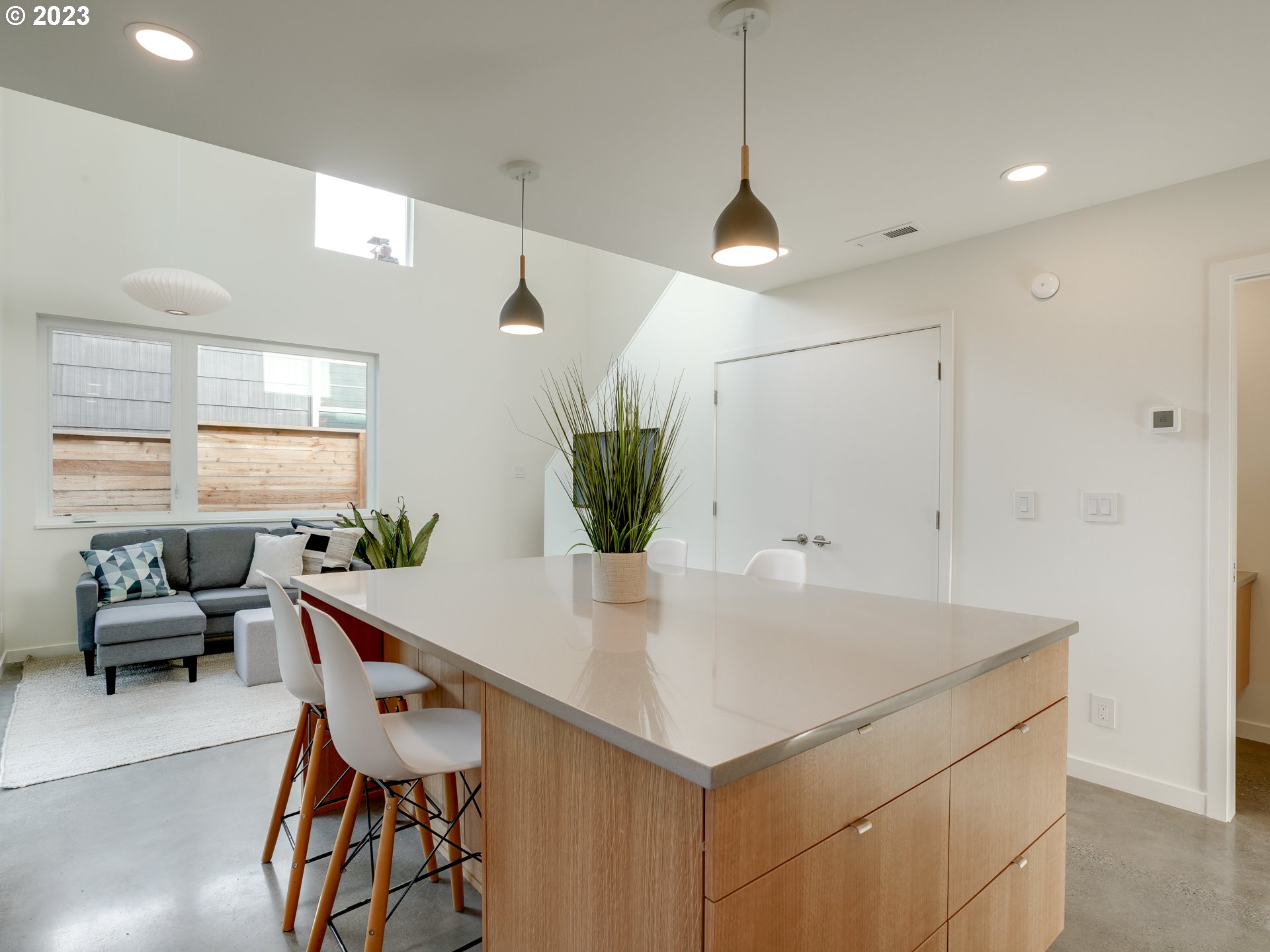 Photo #6: 23590516 Listing 