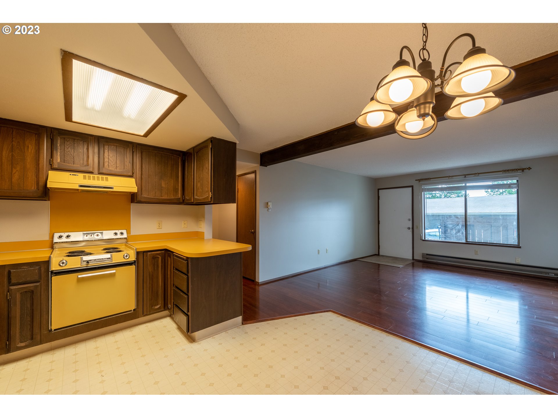 Photo #4: 23590880 Listing 