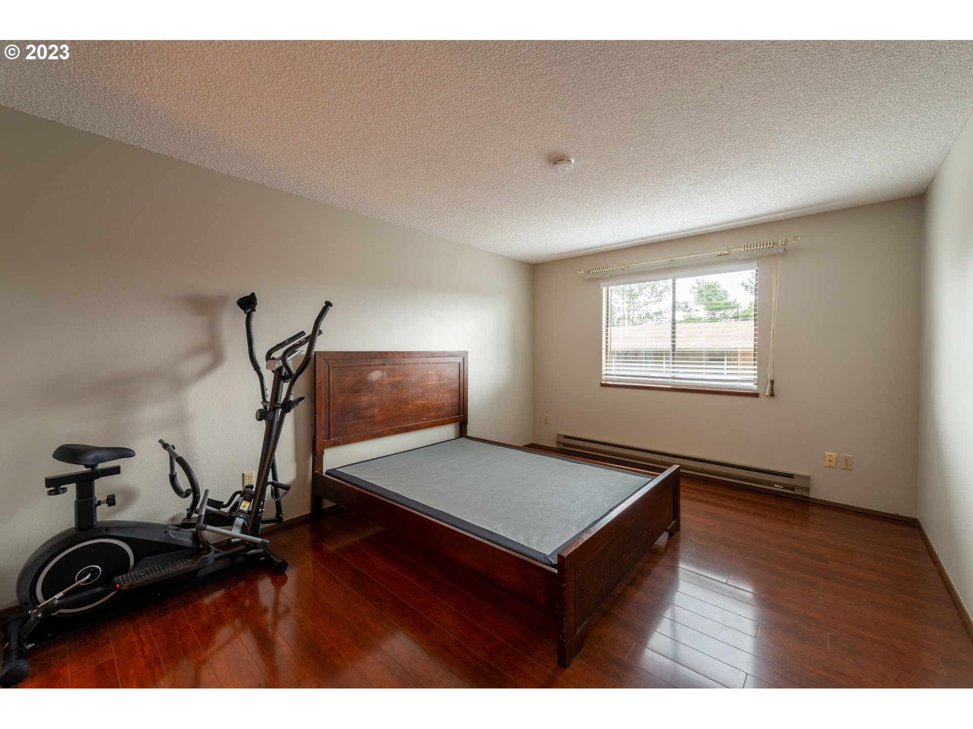 Photo #6: 23590880 Listing 