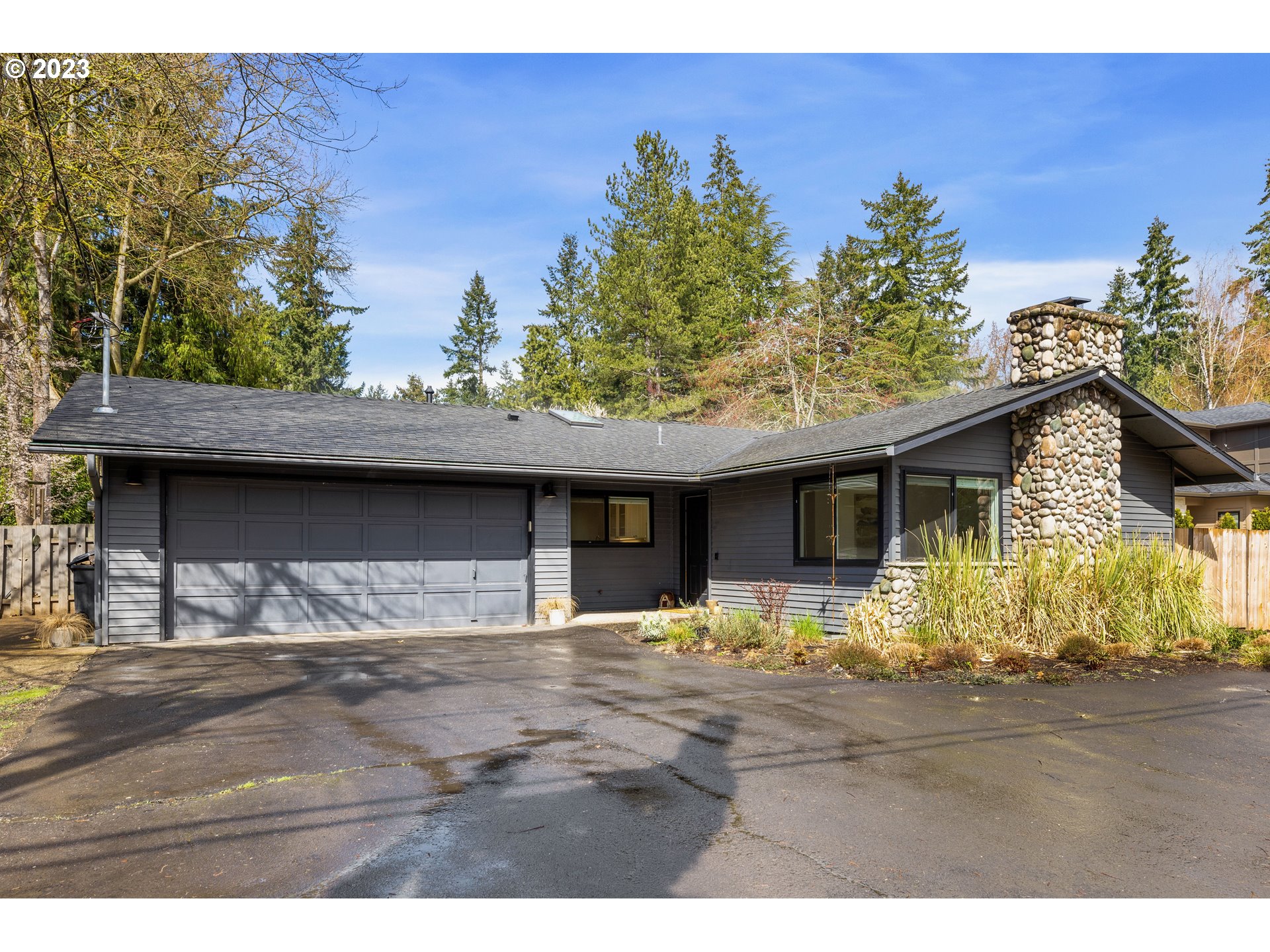 For Sale 5465 Childs Rd, Lake Oswego, OR 97035 3 Beds / 2 Full Baths