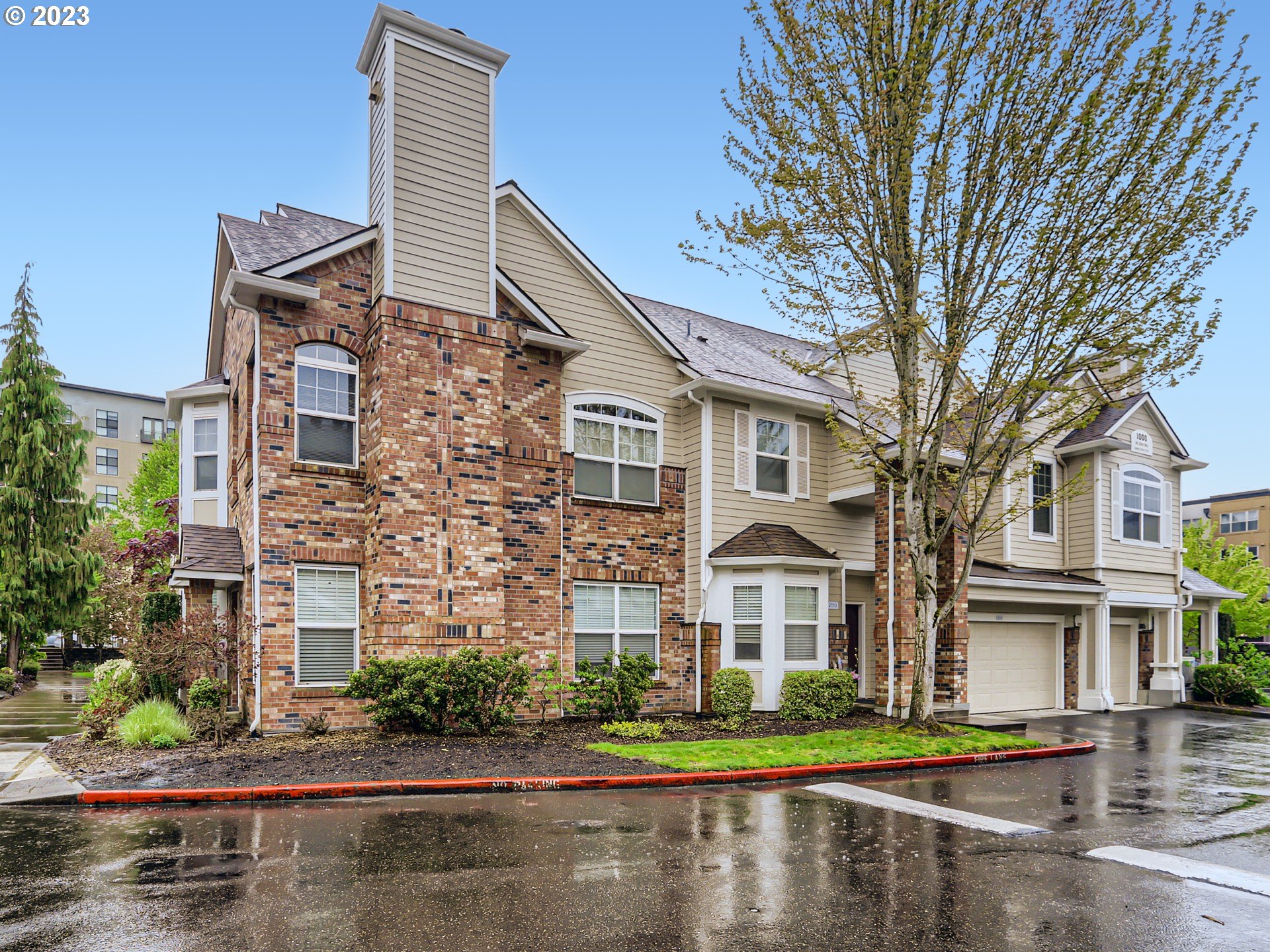 Photo #2: 23593194 Listing 
