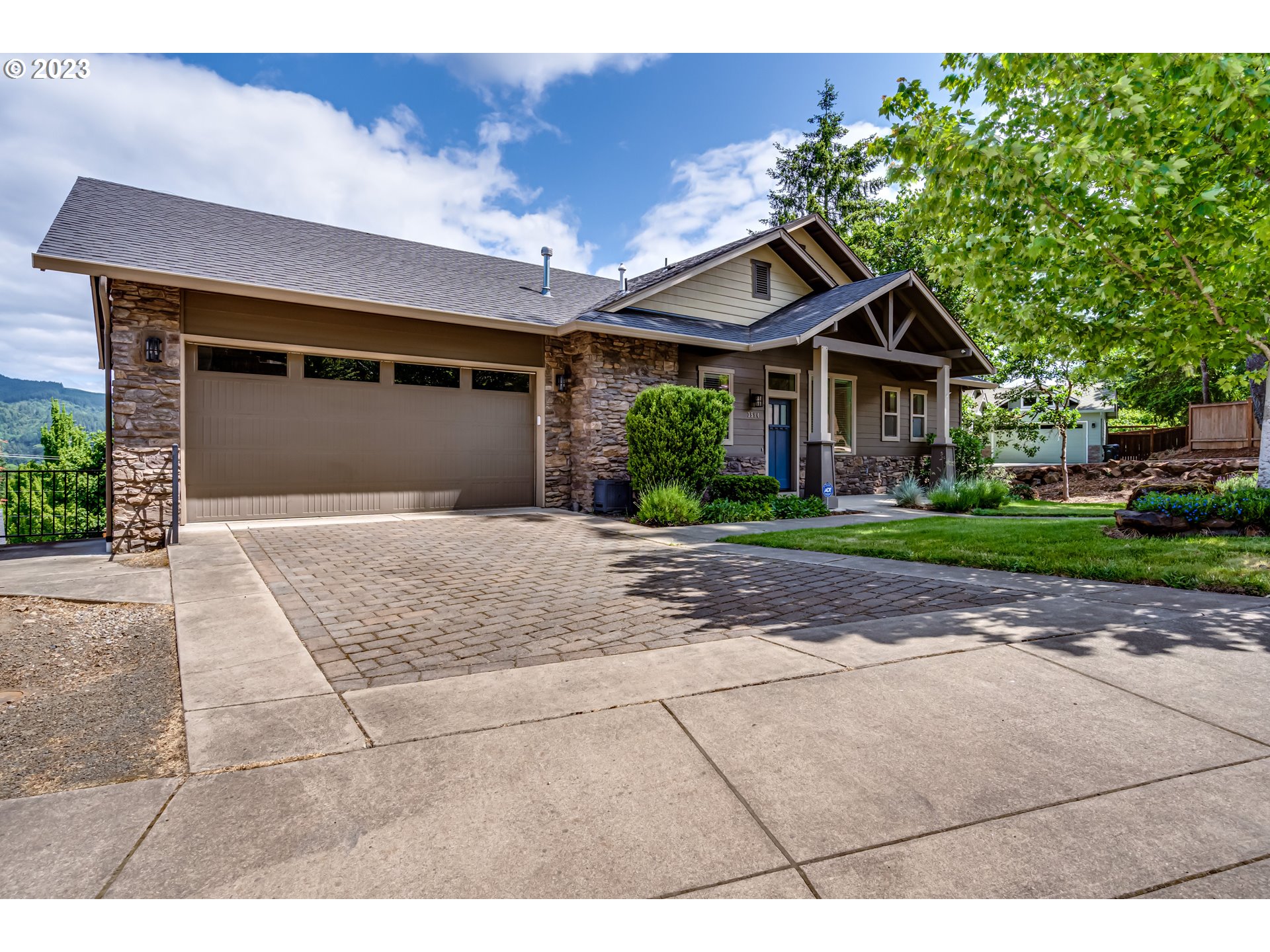 3594 River Heights DR, Springfield, OR 97477