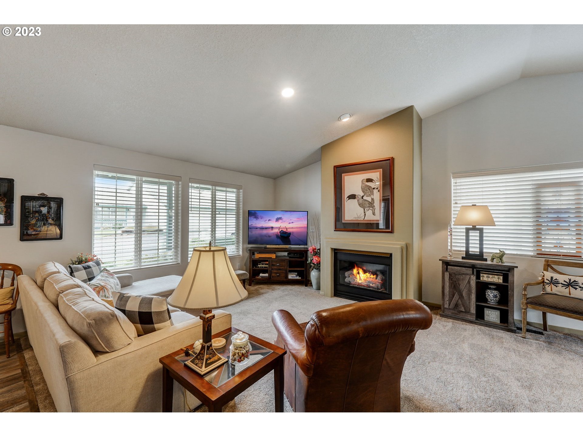 Photo #3: 23594025 Listing 