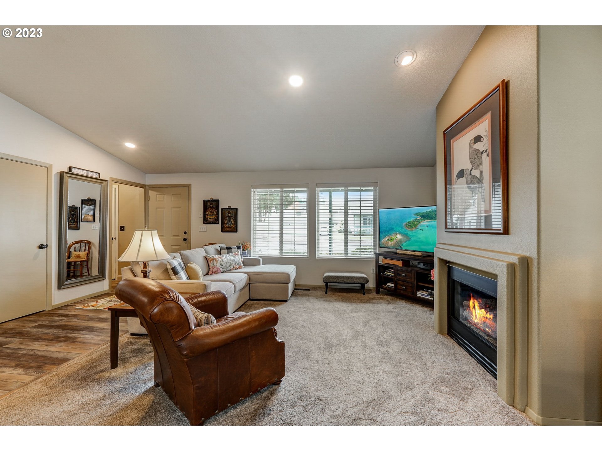 Photo #4: 23594025 Listing 